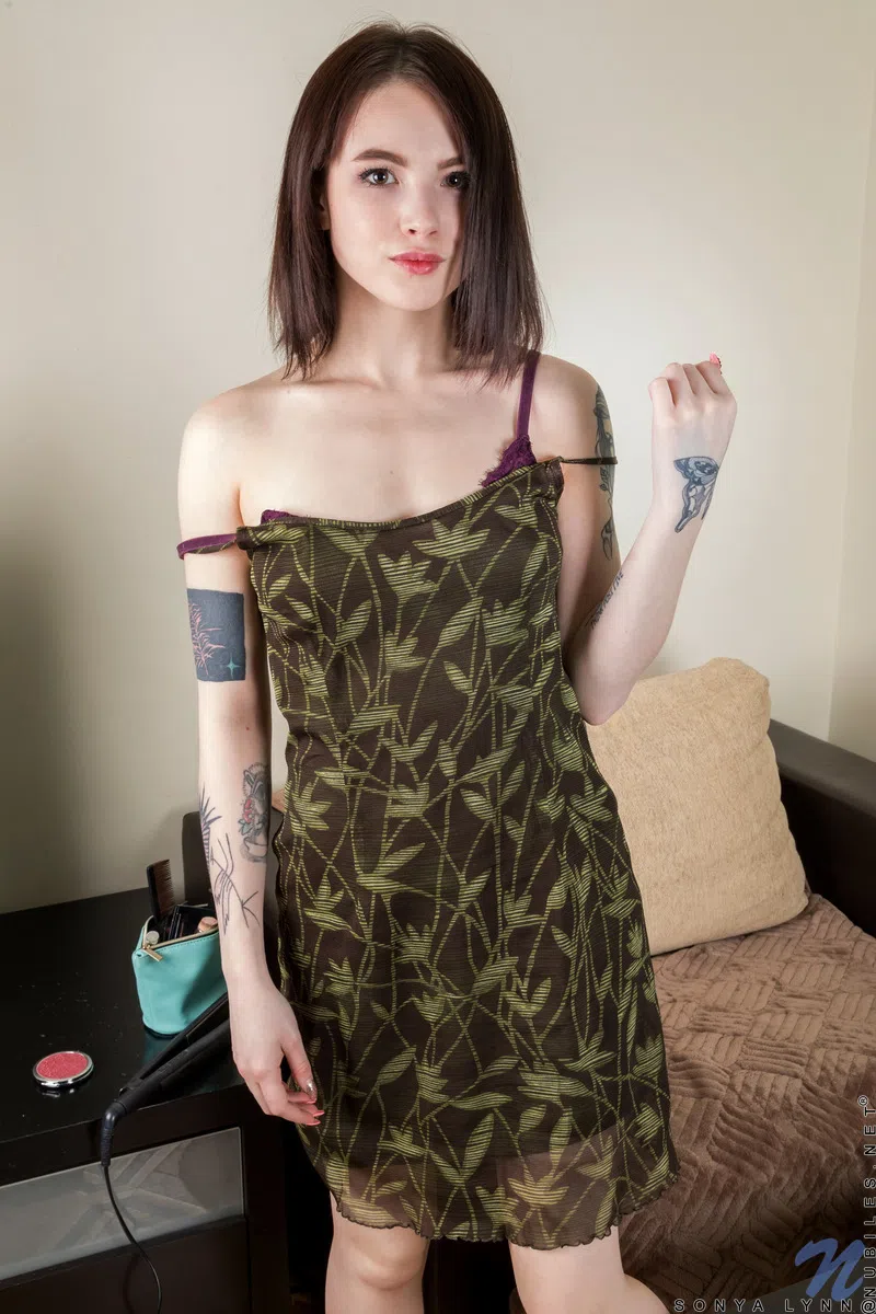 sonya-lynn-nubiles-4-67285 Of Page 1-5.webp