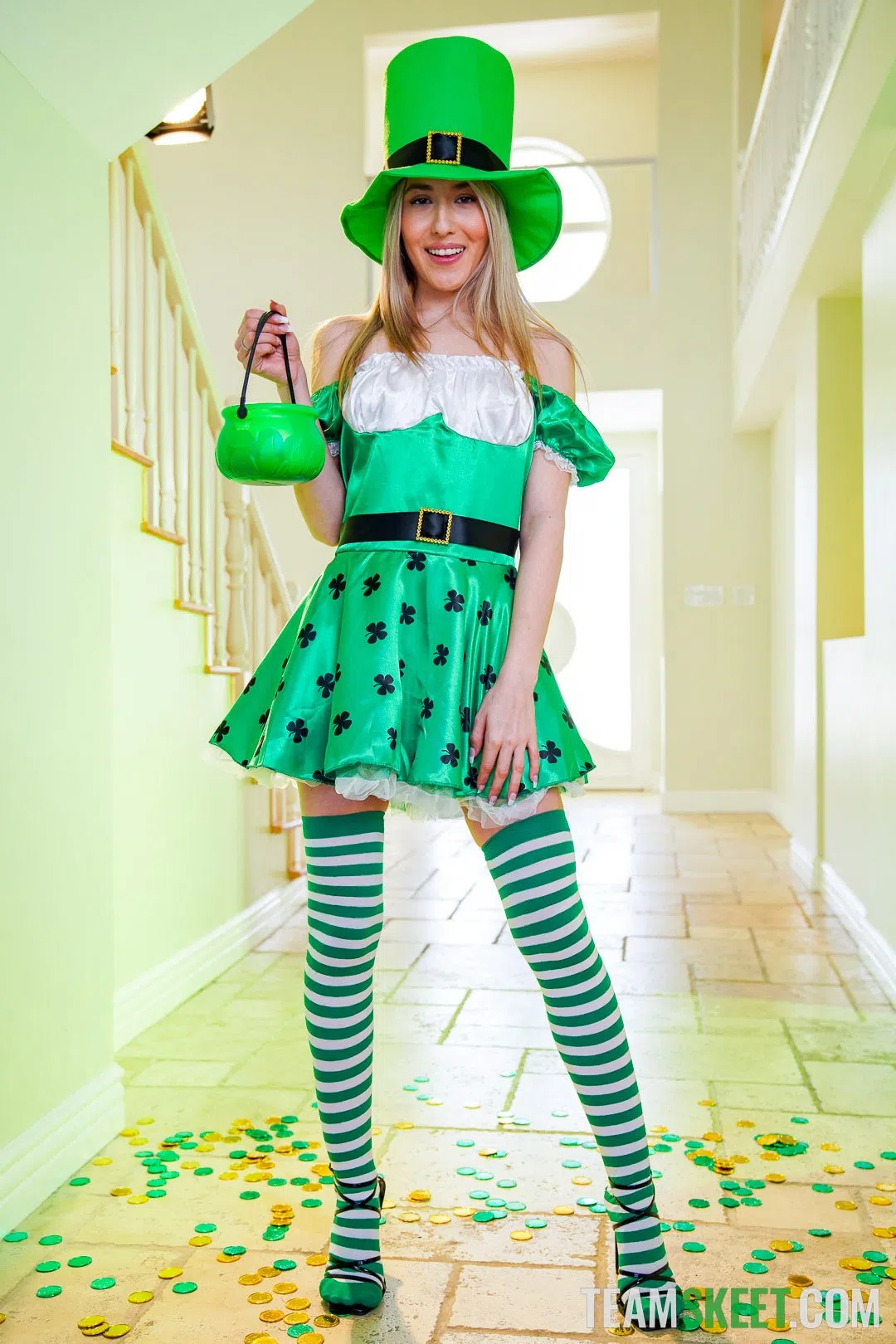 sweet-sophia-exxxtra-small-136853 Of Page 1-1.webp