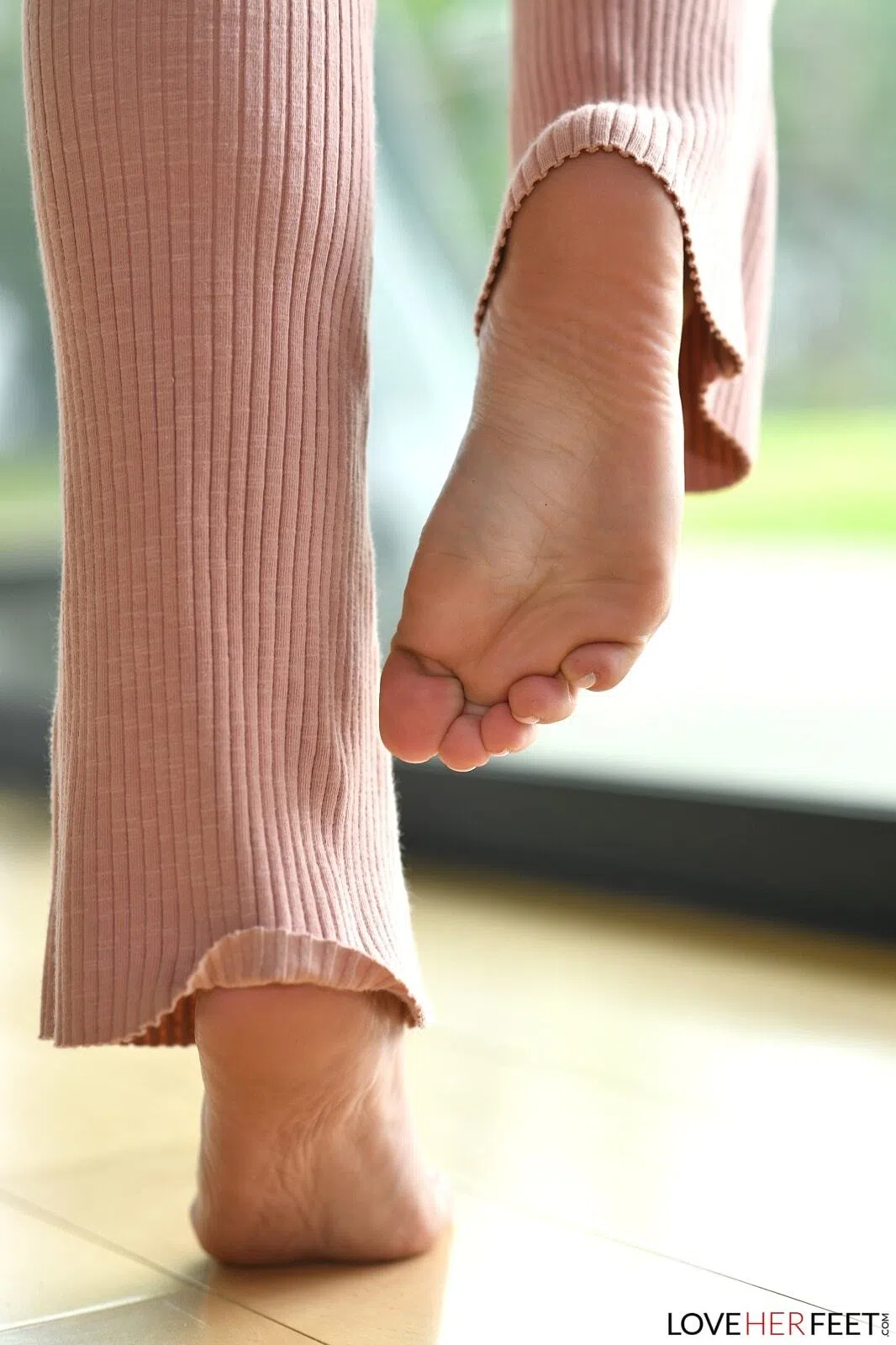 xxlayna-marie-love-her-feet-127489 Of Page 1-5.webp