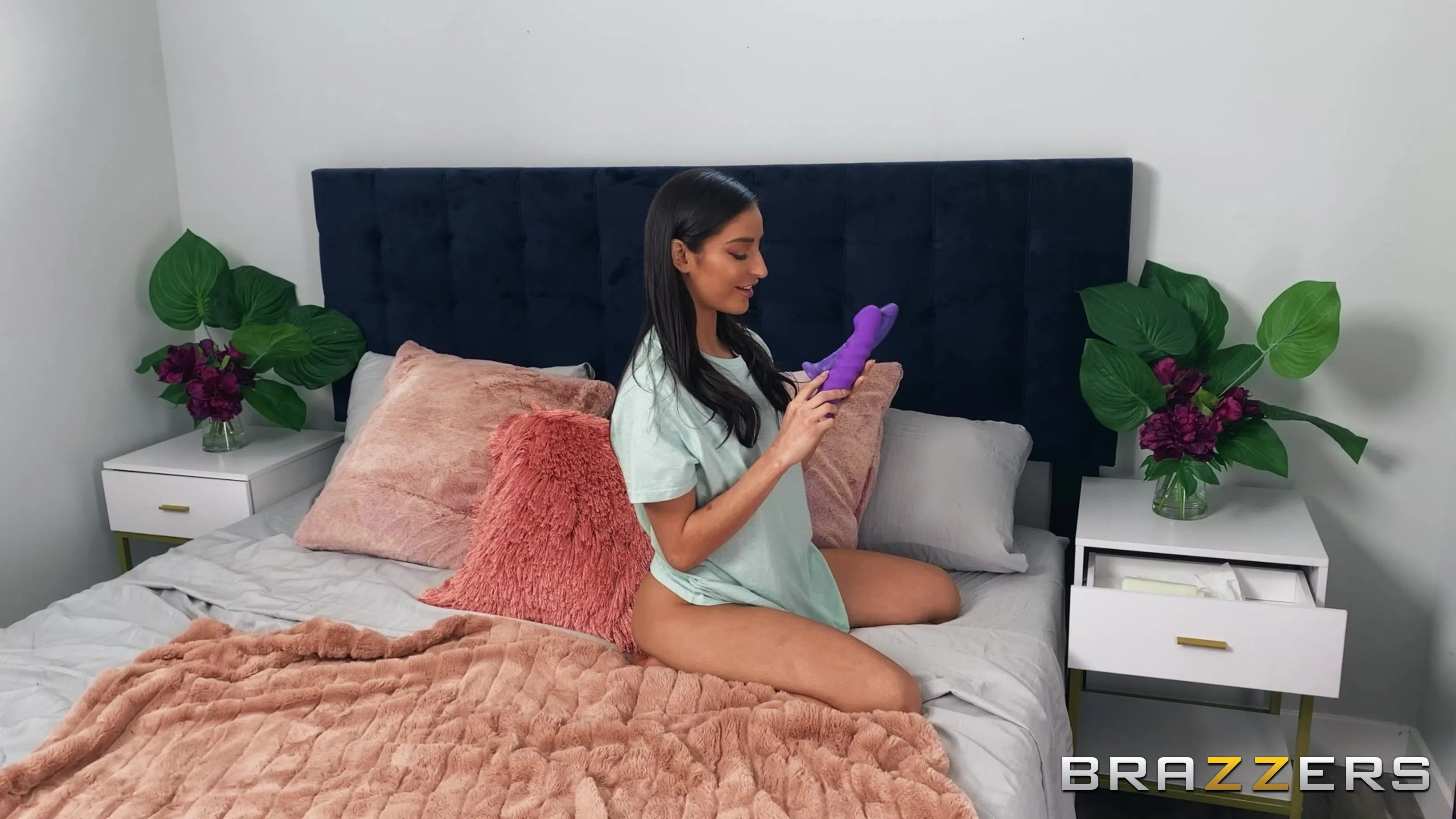 abella-danger-emily-willis-hot-and-mean-87018 Of Page 1-2.webp