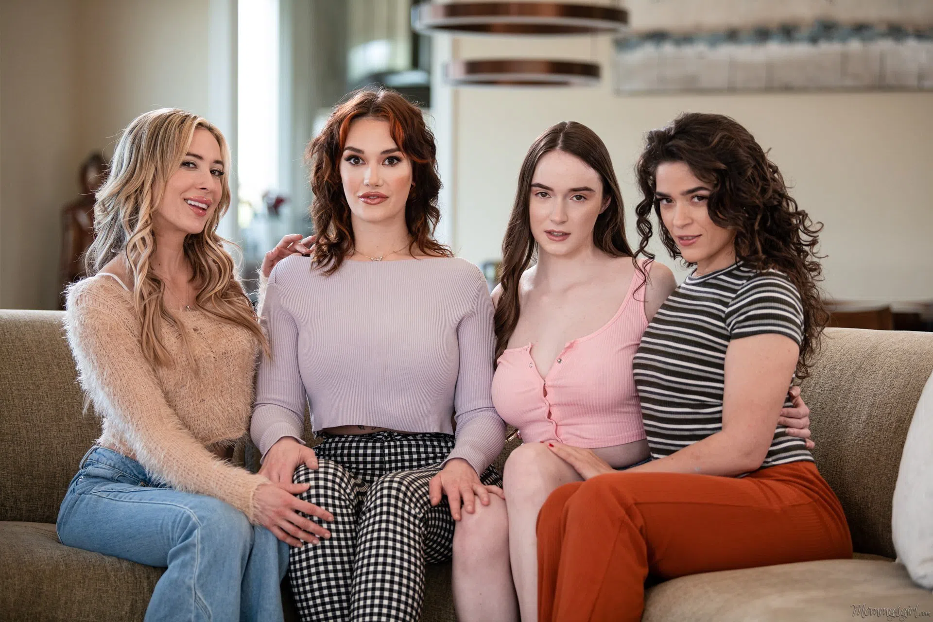 aiden-ashley-victoria-voxxx-hazel-moore-siri-dahl-mommy-s-girl-142136 Of Page 1-1.webp