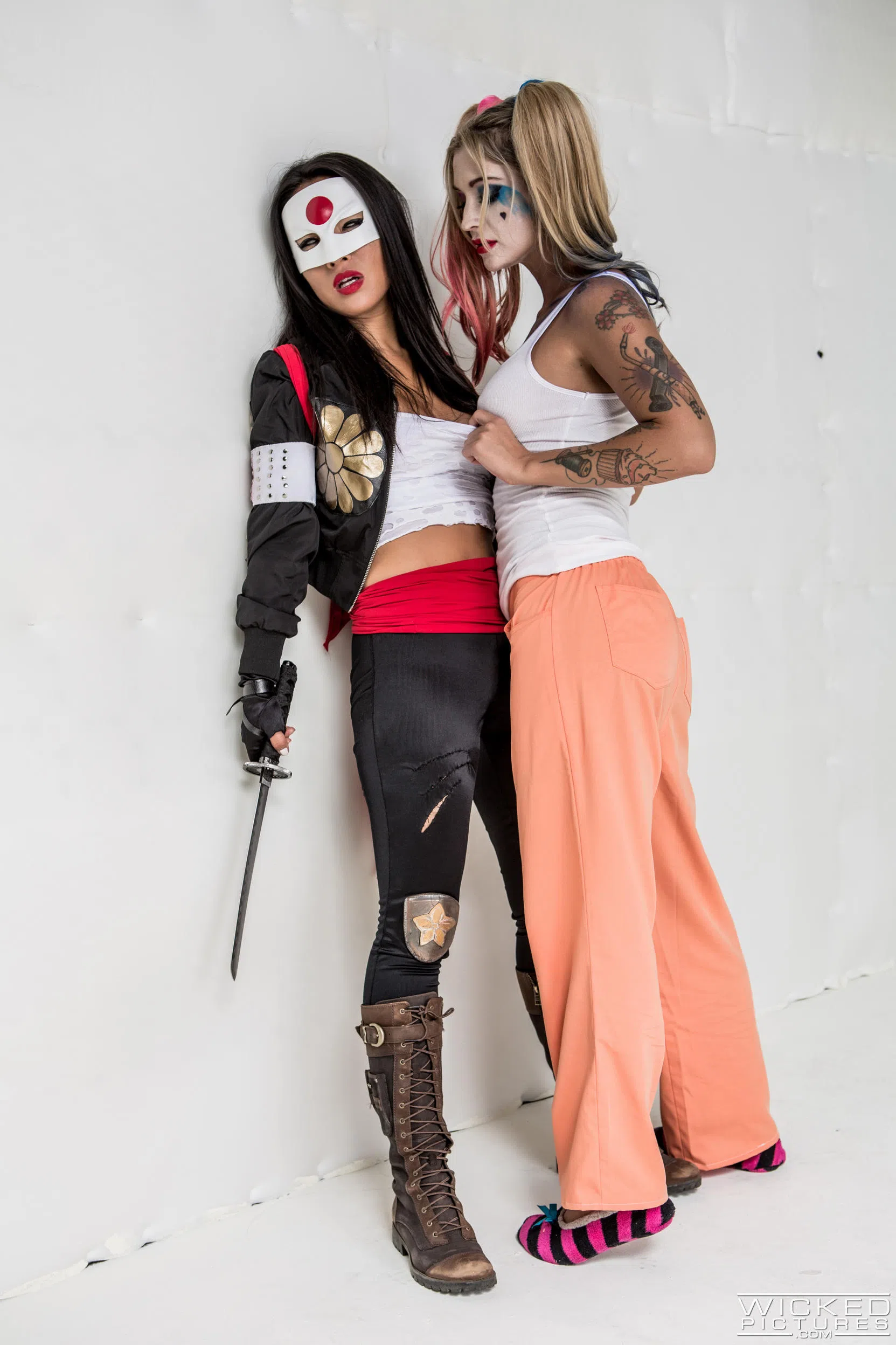 asa-akira-kleio-valentien-suicide-squad-xxx-an-axel-braun-parody-18547 Of Page 1-1.webp