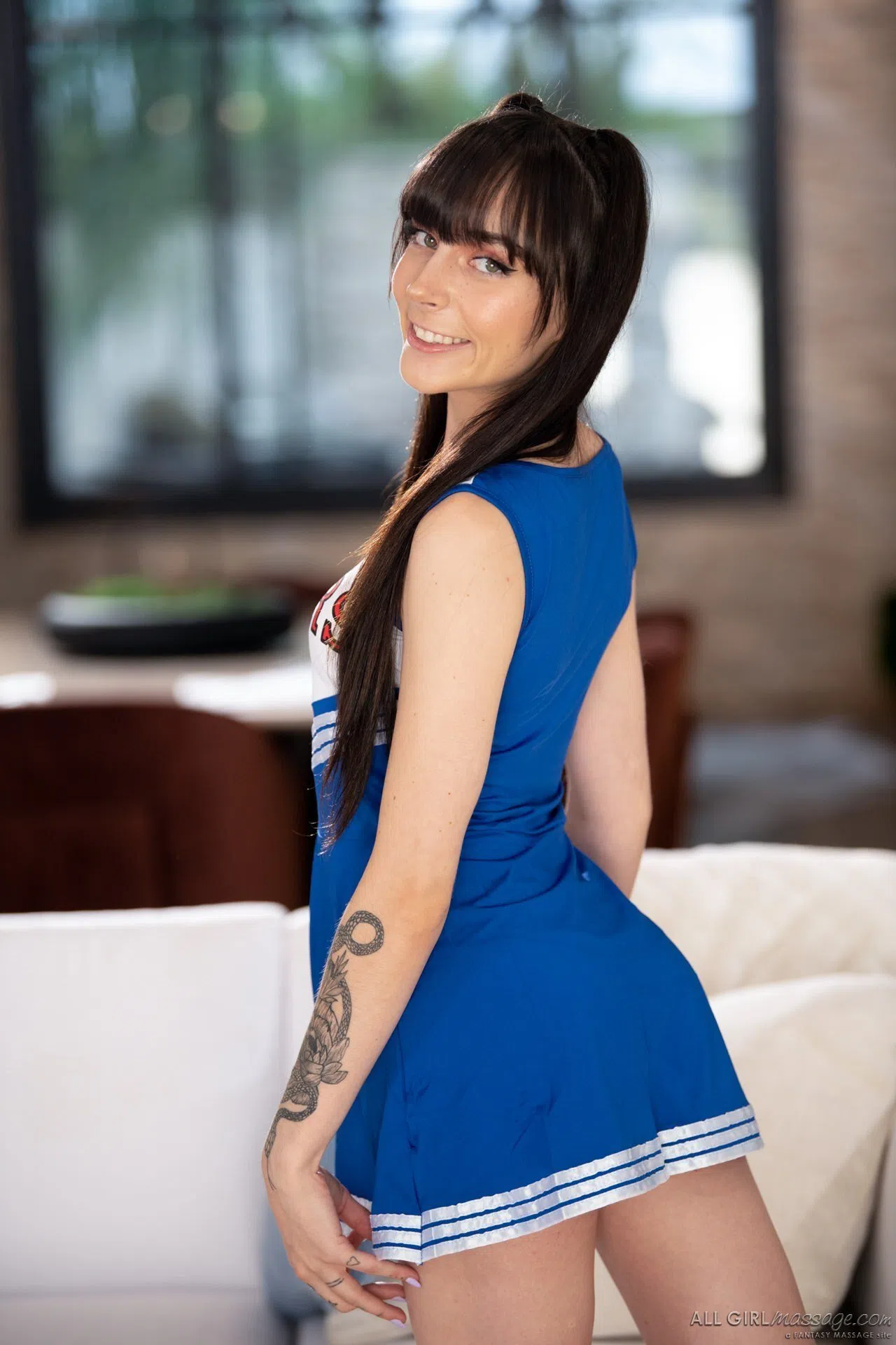 gizelle-blanco-emma-jade-all-girl-massage-132626 Of Page 1-3.webp