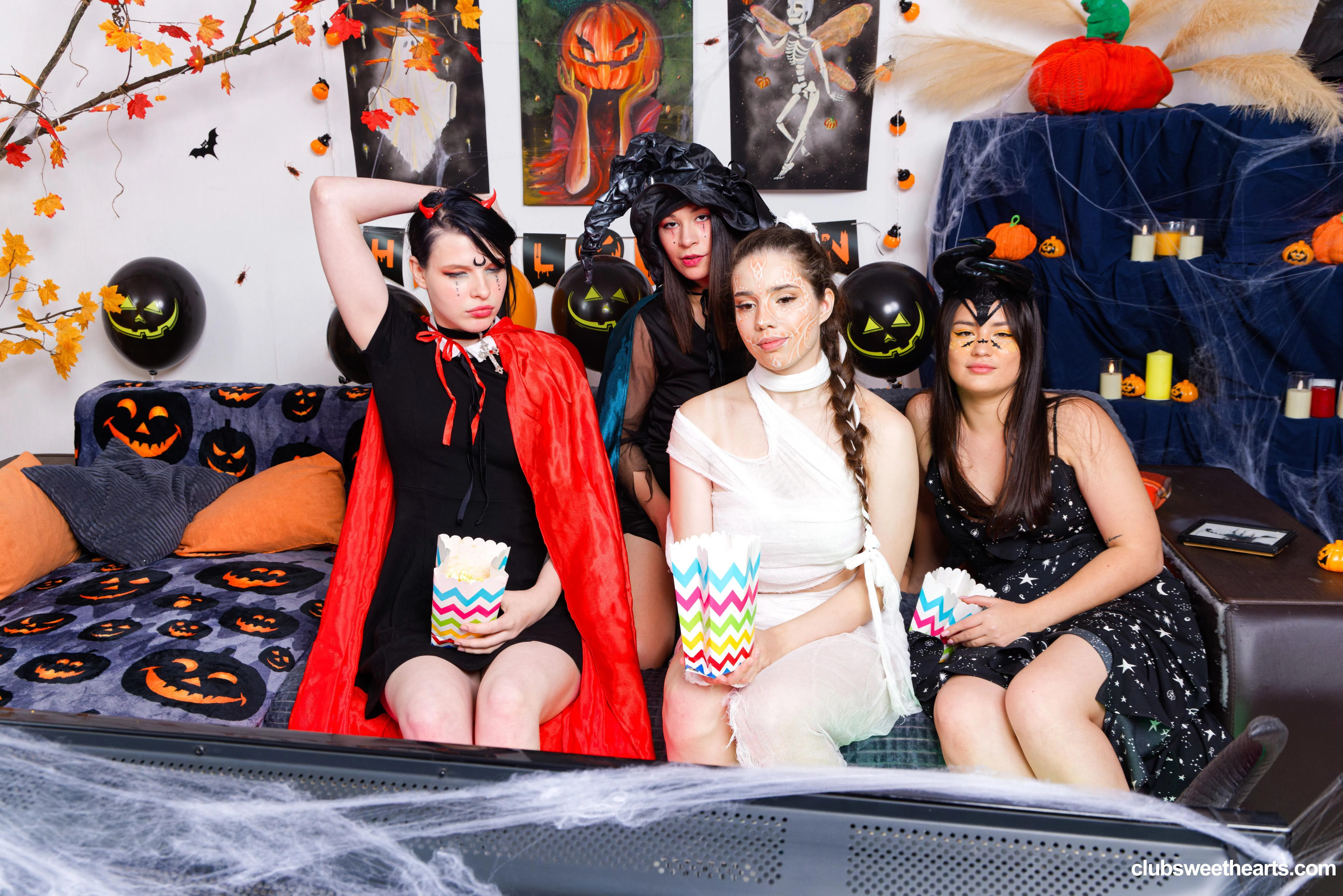 nice-viki-amelia-ost-roxy-muroy-cherry-black-club-sweethearts-175279 Of Page 1-1.webp