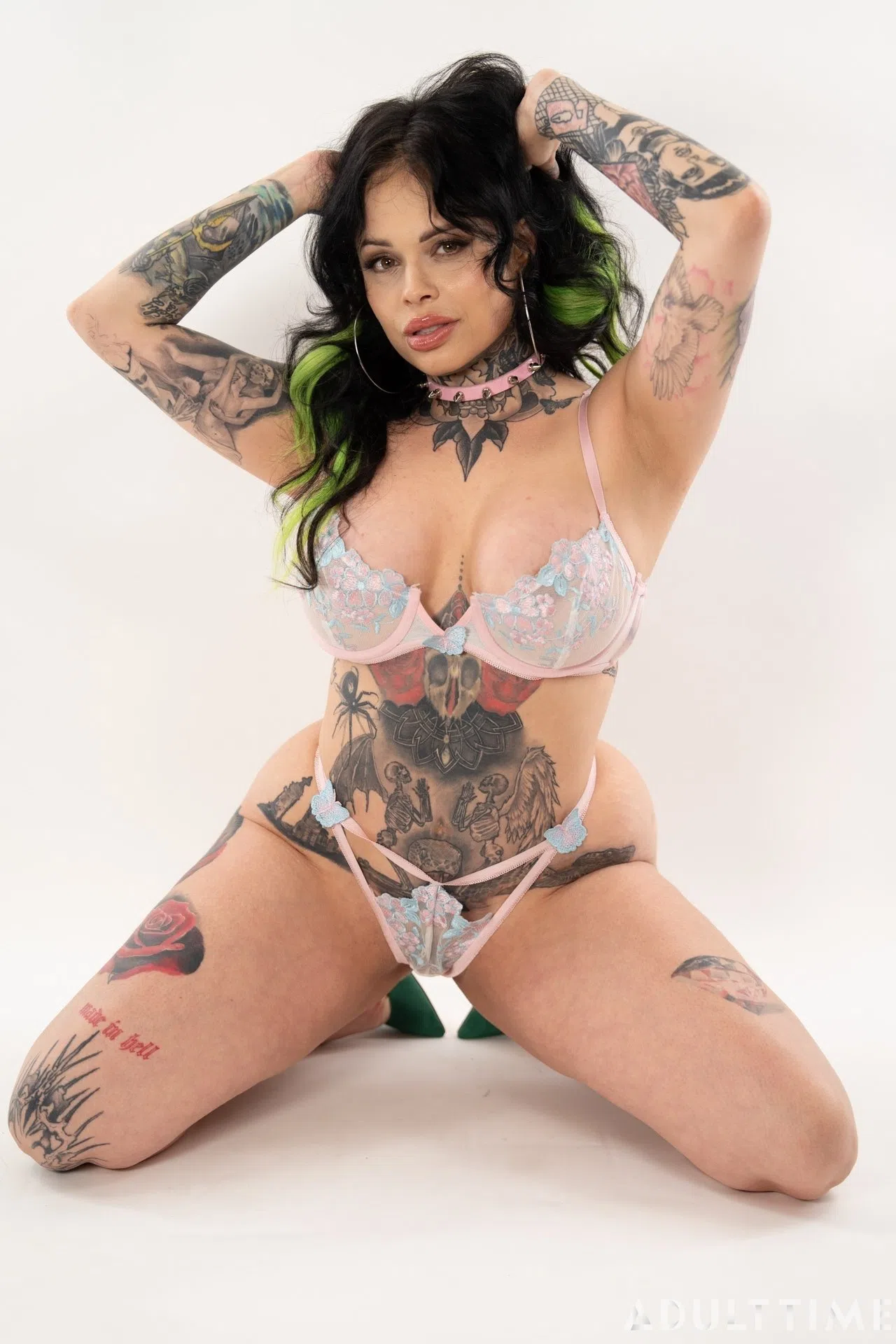 nicole-aria-xwife-karen-lez-be-bad-167021 Of Page 1-5.webp