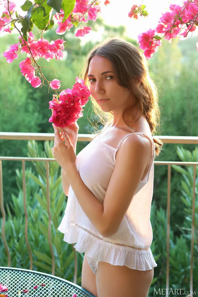 danniela-metart-82383 Of Page 1-1.webp