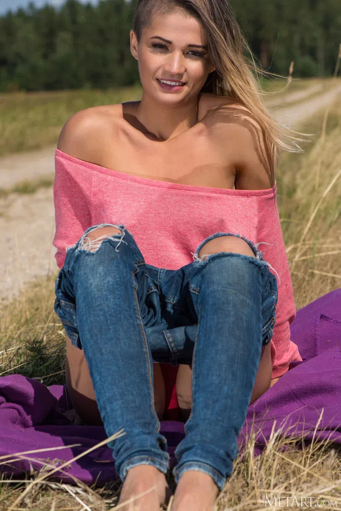 kiana-metart-91710 Of Page 1-2.webp