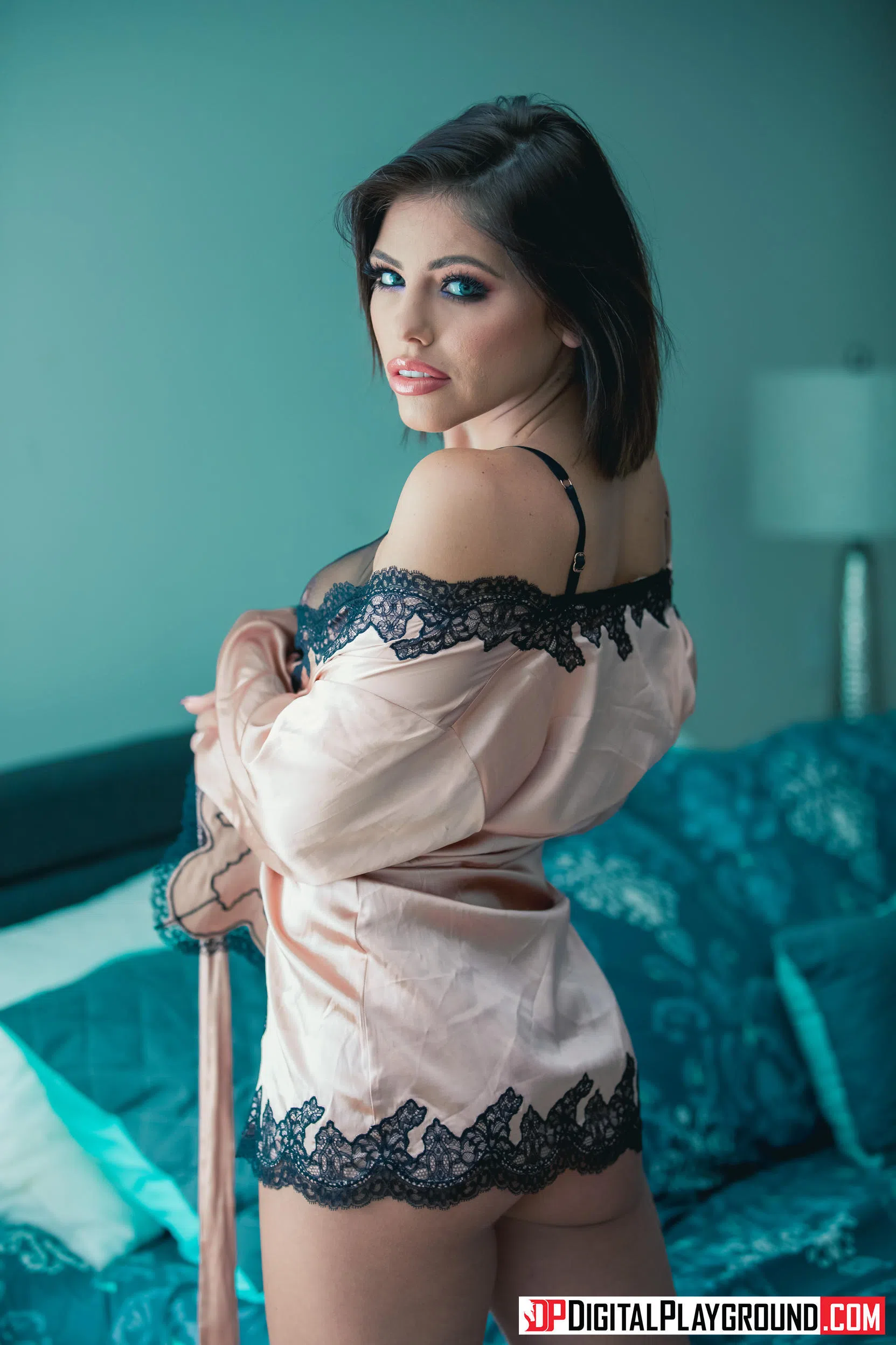 adriana-chechik-emma-hix-a-cold-night-in-december-53967 Of Page 1-1.webp