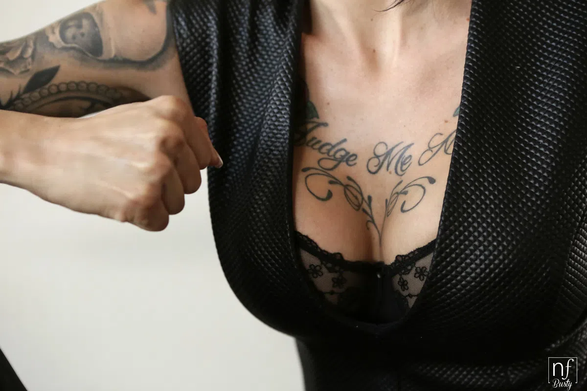anna-bell-peaks-nf-busty-31322 Of Page 1-2.webp
