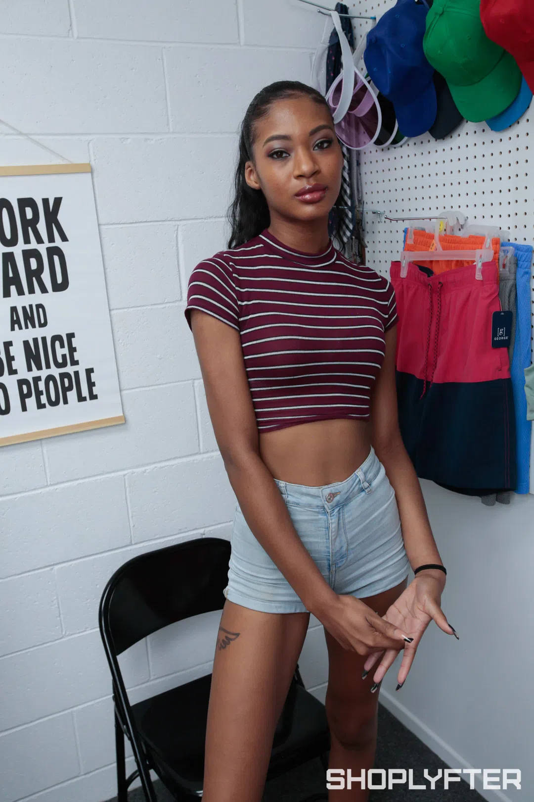 isla-biza-shoplyfter-88425 Of Page 1-1.webp