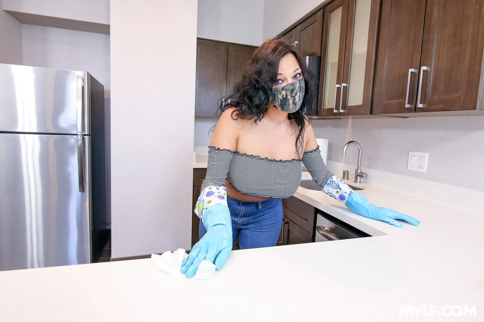 mona-azar-stay-home-milf-111386 Of Page 1-1.webp
