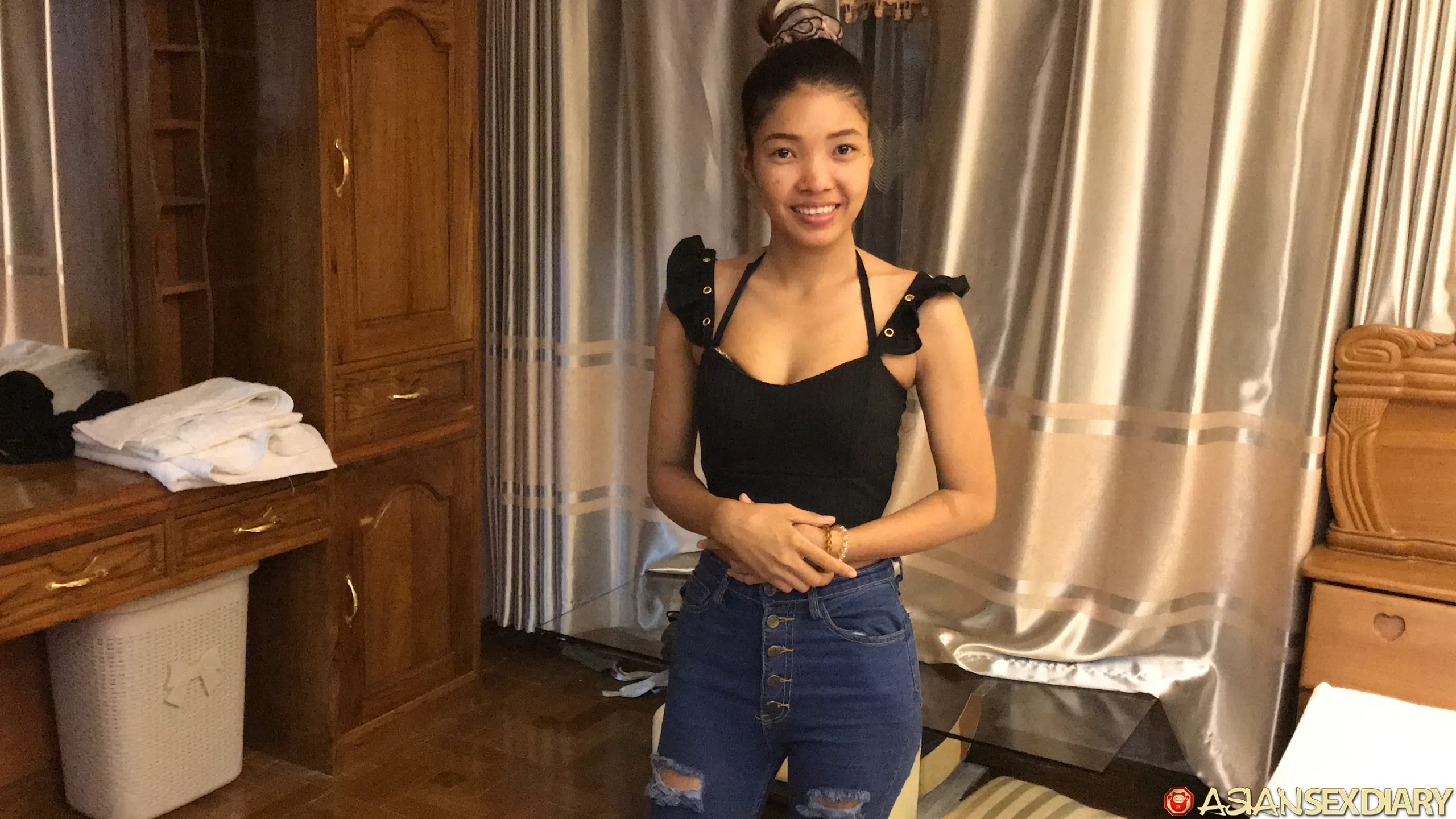 rona-asian-sex-diary-105792 Of Page 1-1.webp