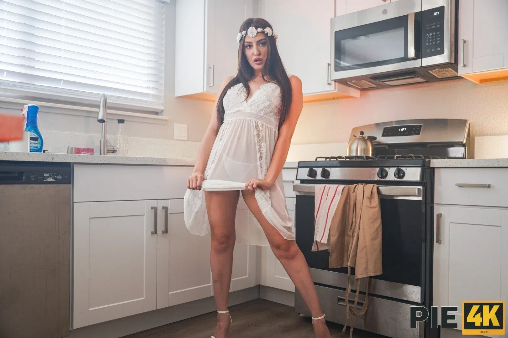 aubree-valentine-pie4k-160686 Of Page 1-2.webp