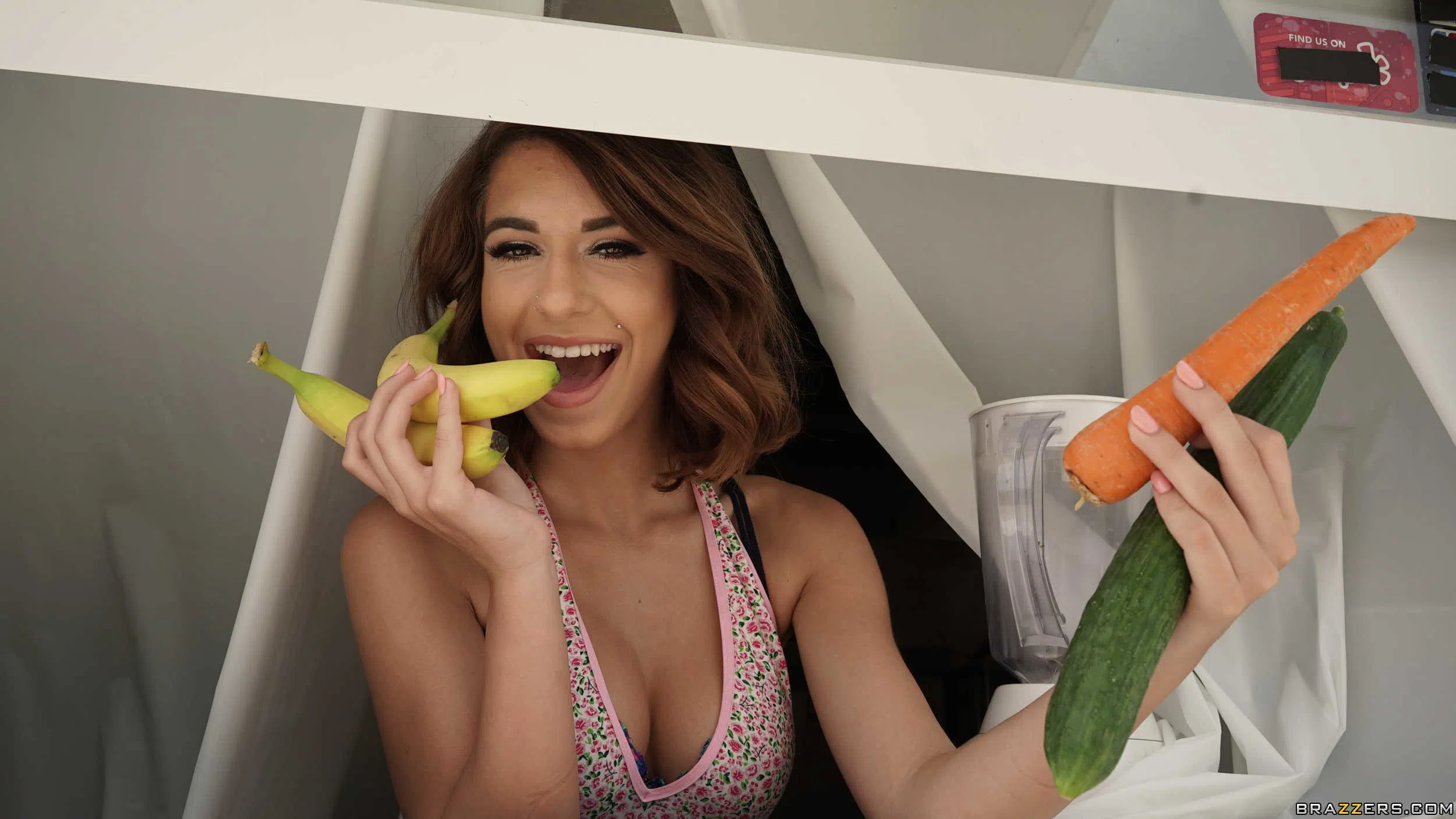 joseline-kelly-brazzers-exxtra-6497 Of Page 1-2.webp