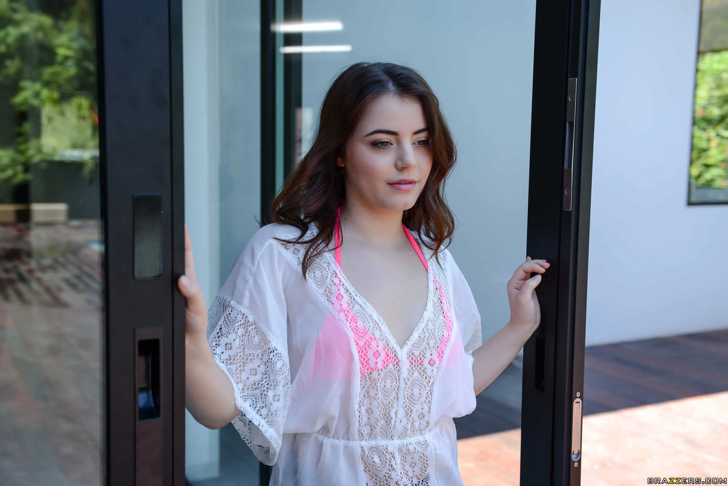 kylie-quinn-teens-like-it-big-18371 Of Page 1-1.webp