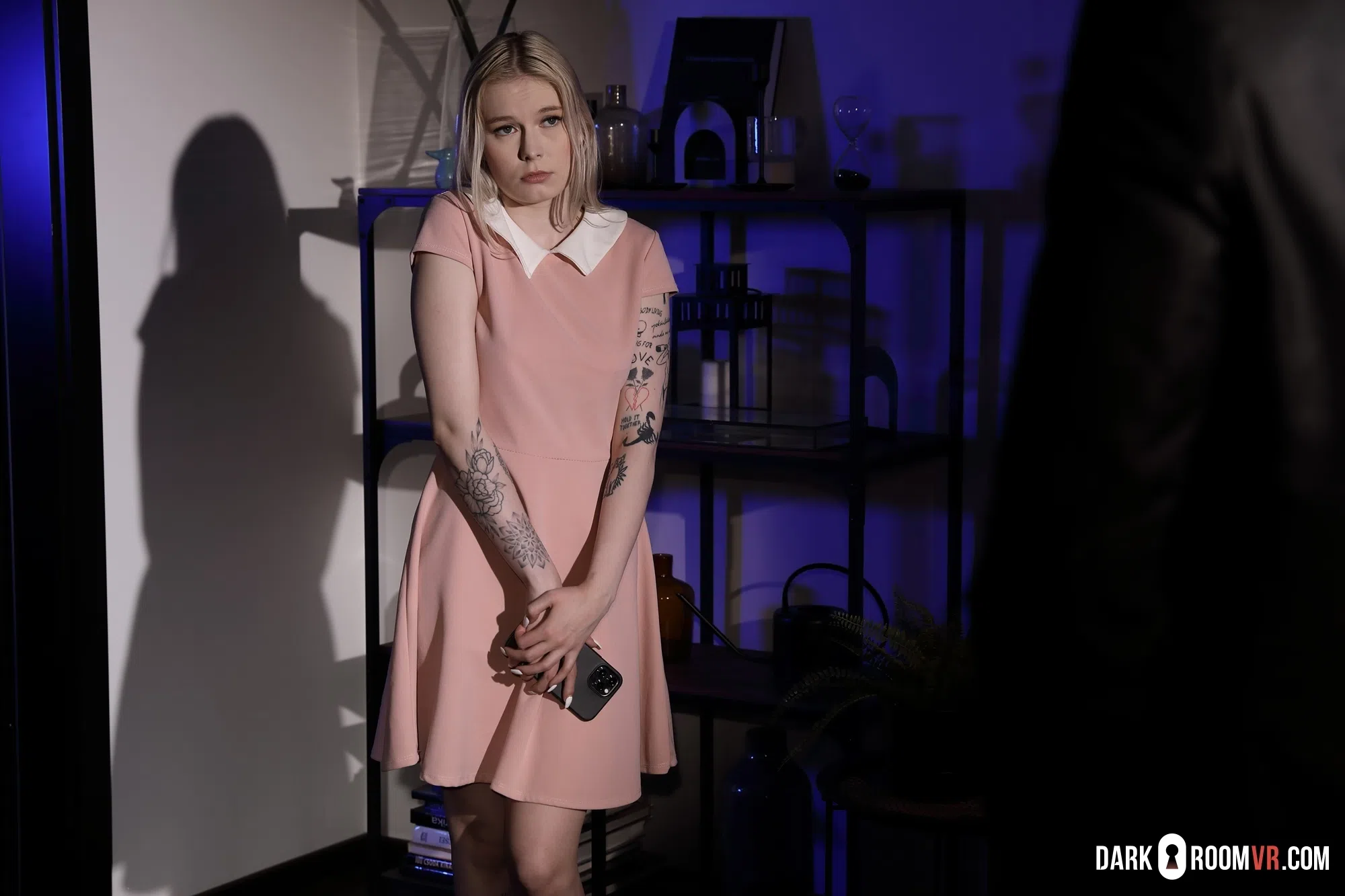 mimi-cica-dark-room-vr-100993 Of Page 1-1.webp