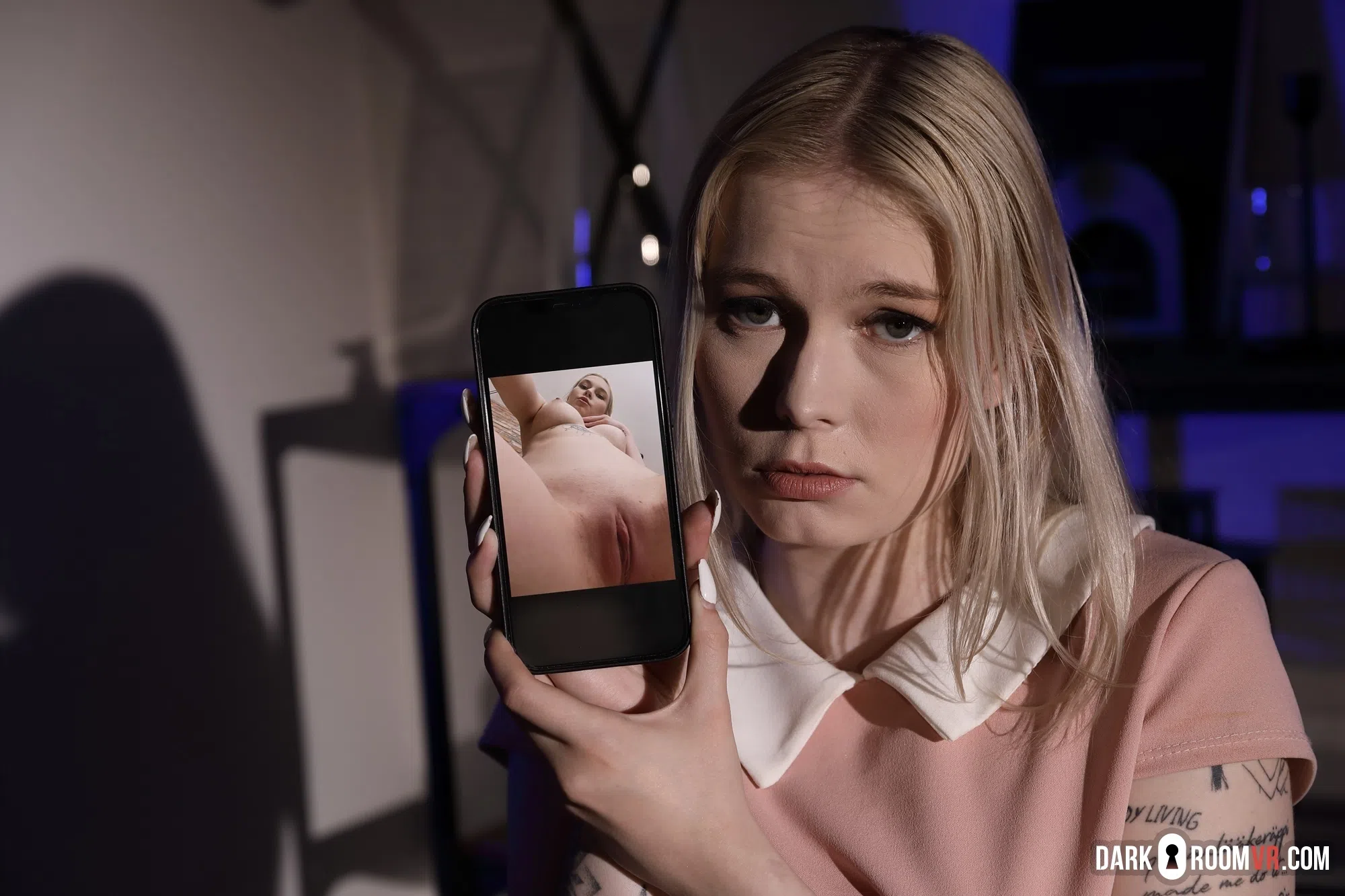 mimi-cica-dark-room-vr-100993 Of Page 1-2.webp