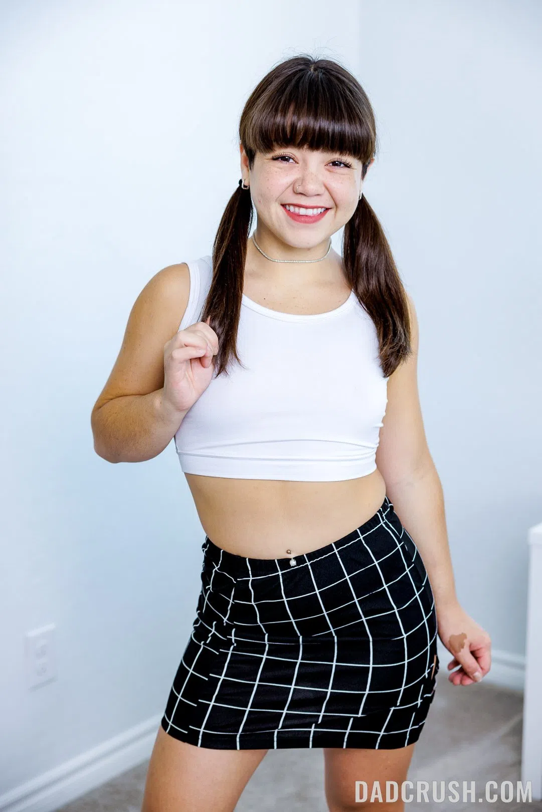 mochi-mona-dad-crush-151050 Of Page 1-1.webp