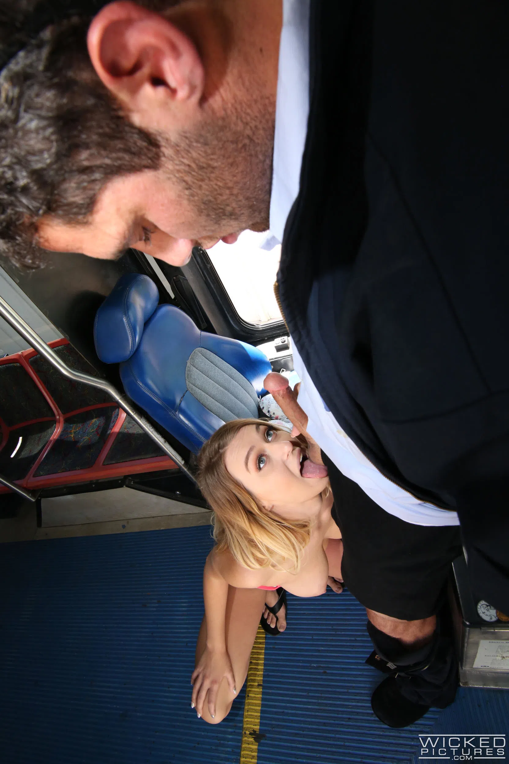 natalia-starr-ass-transit-5094 Of Page 2-9.webp