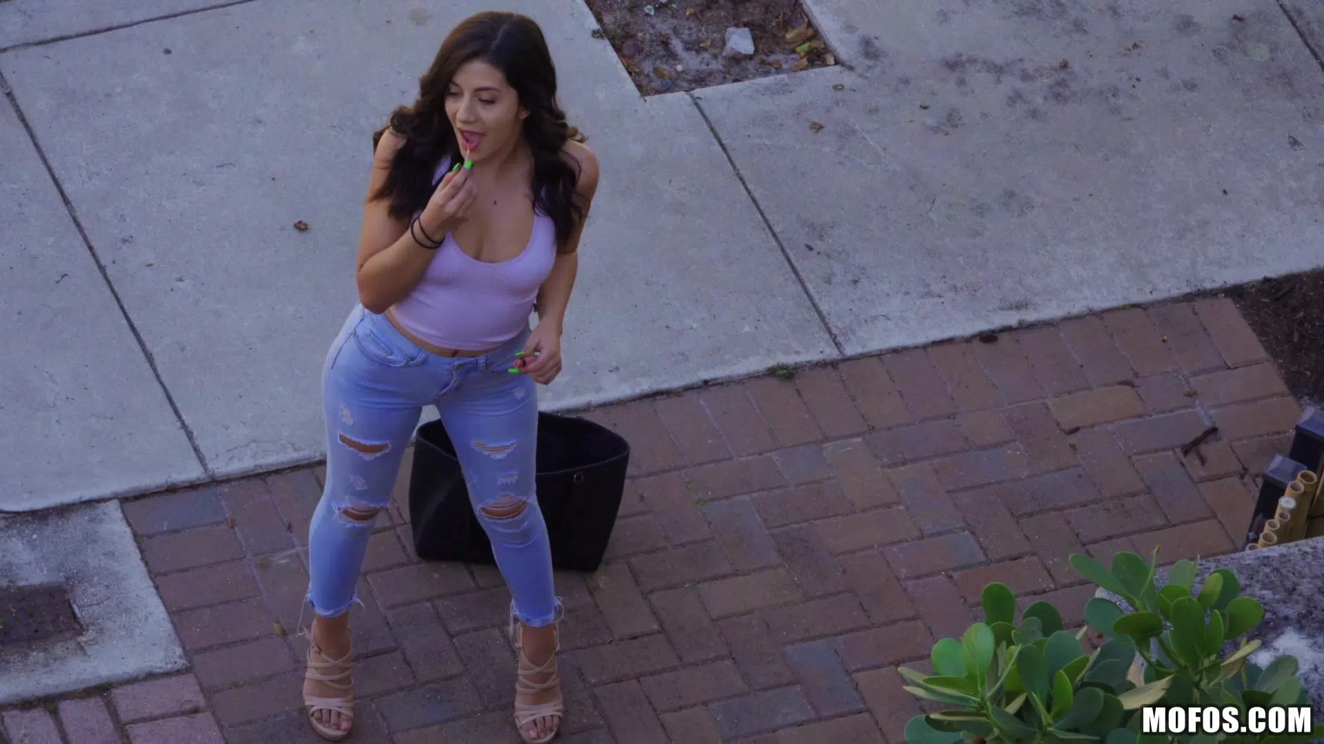 natalie-brooks-public-pickups-56298 Of Page 1-1.webp
