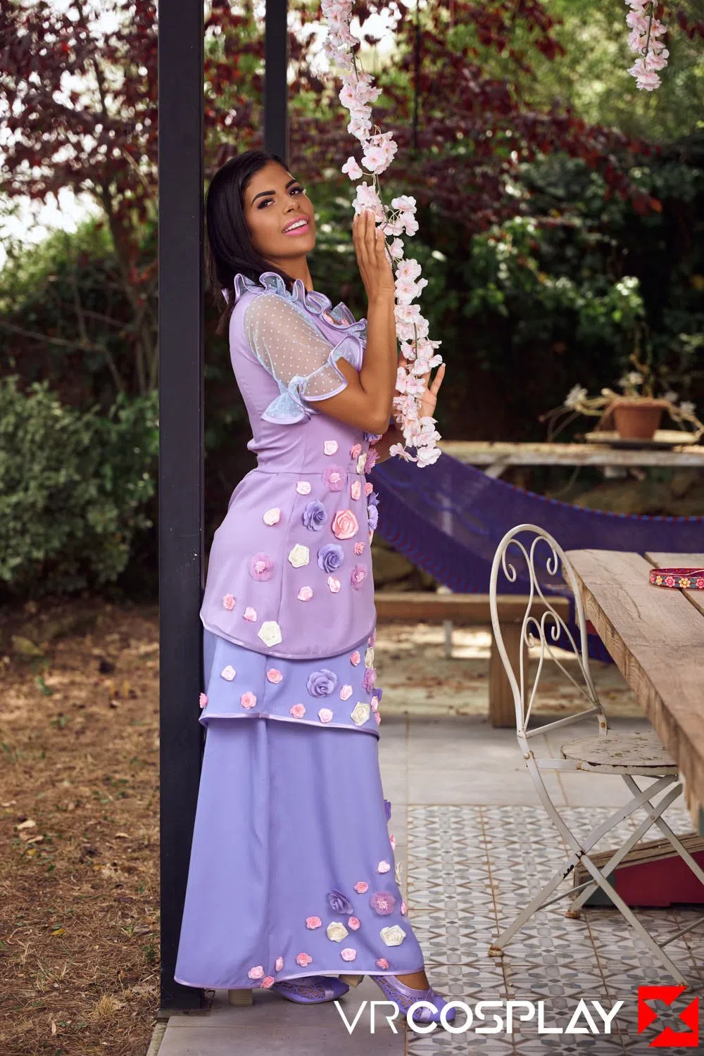 sheila-ortega-encanto-isabela-a-xxx-parody-125706 Of Page 1-1.webp