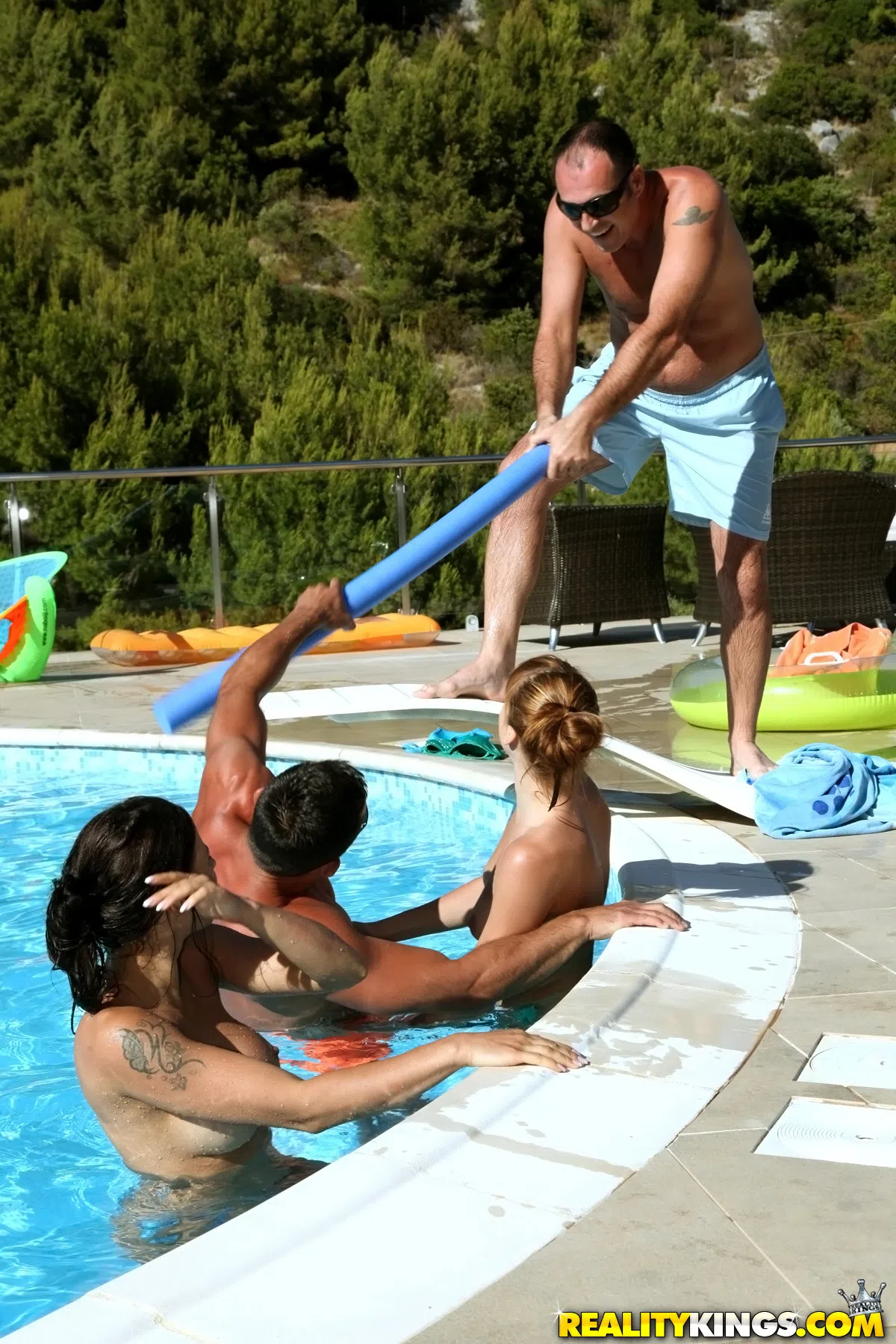 victoria-daniels-billie-star-euro-sex-parties-4780 Of Page 1-3.webp