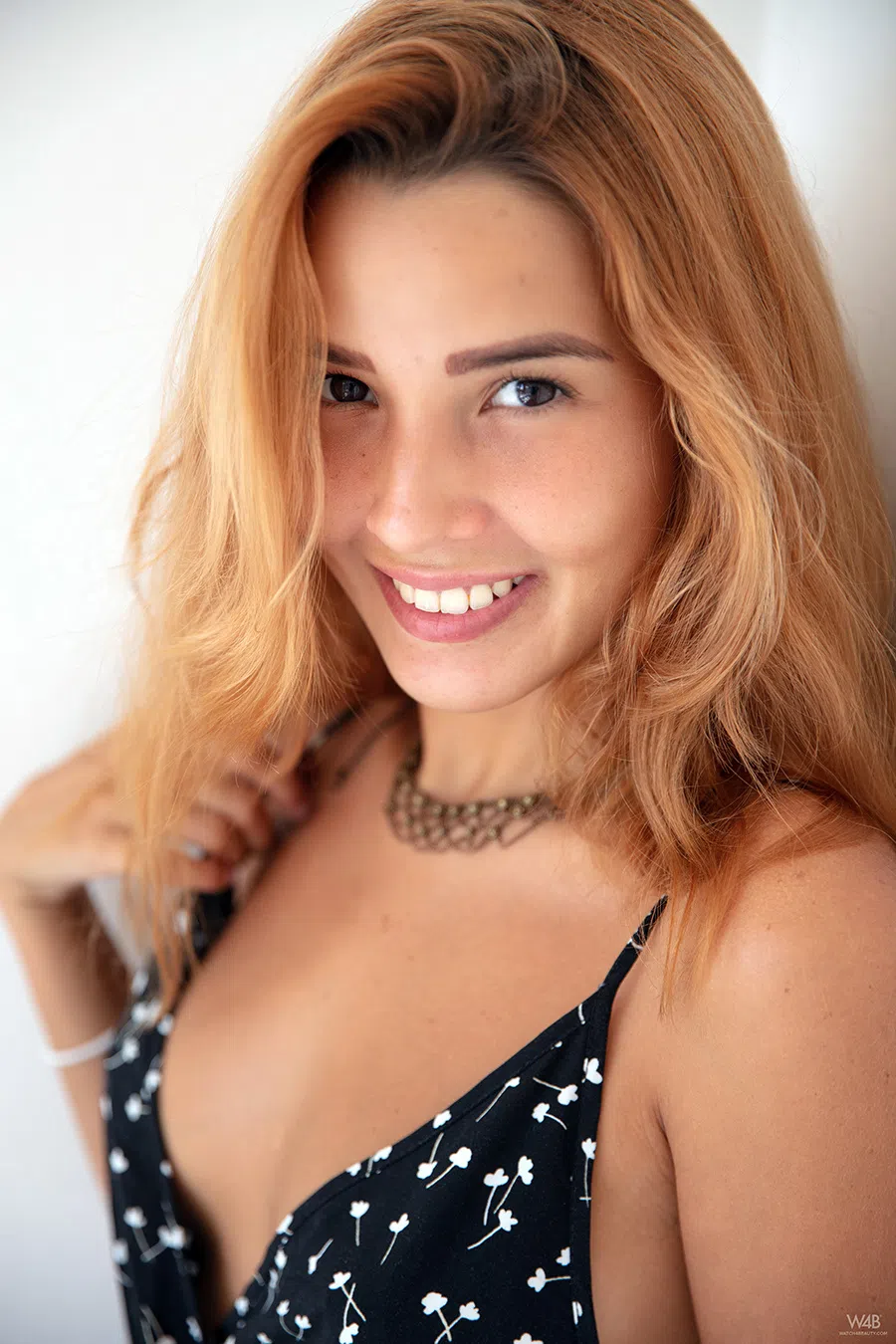 agatha-vega-watch-4-beauty-102142 Of Page 1-1.webp