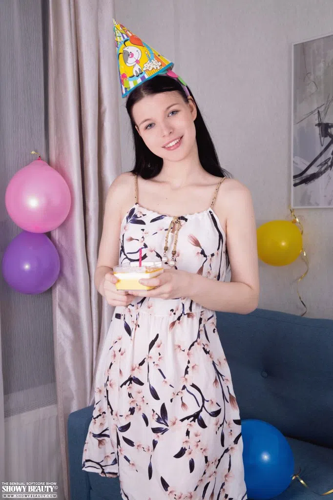 bella-showy-beauty-162638 Of Page 1-1.webp