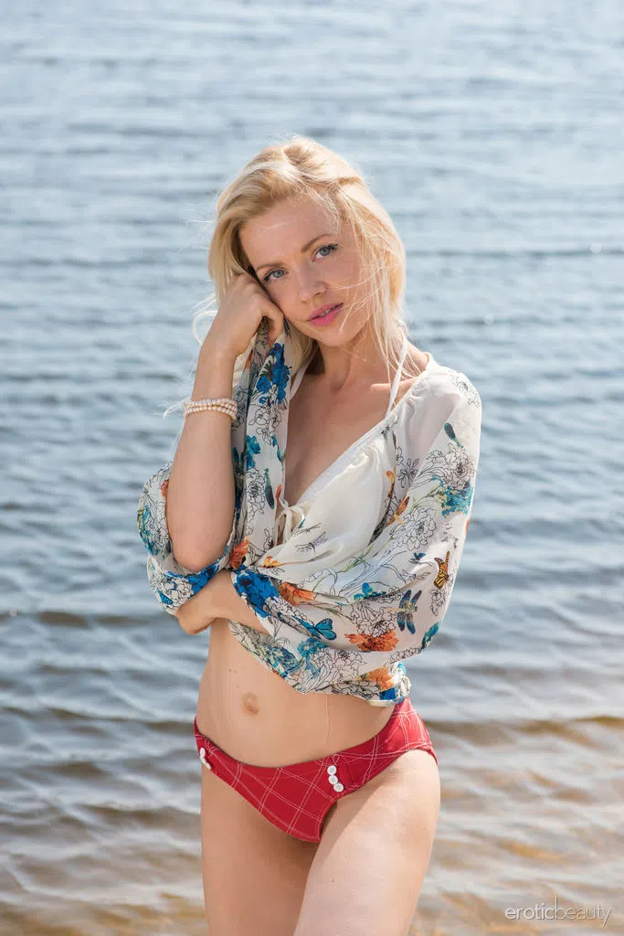 camelia-erotic-beauty-49274 Of Page 1-2.webp
