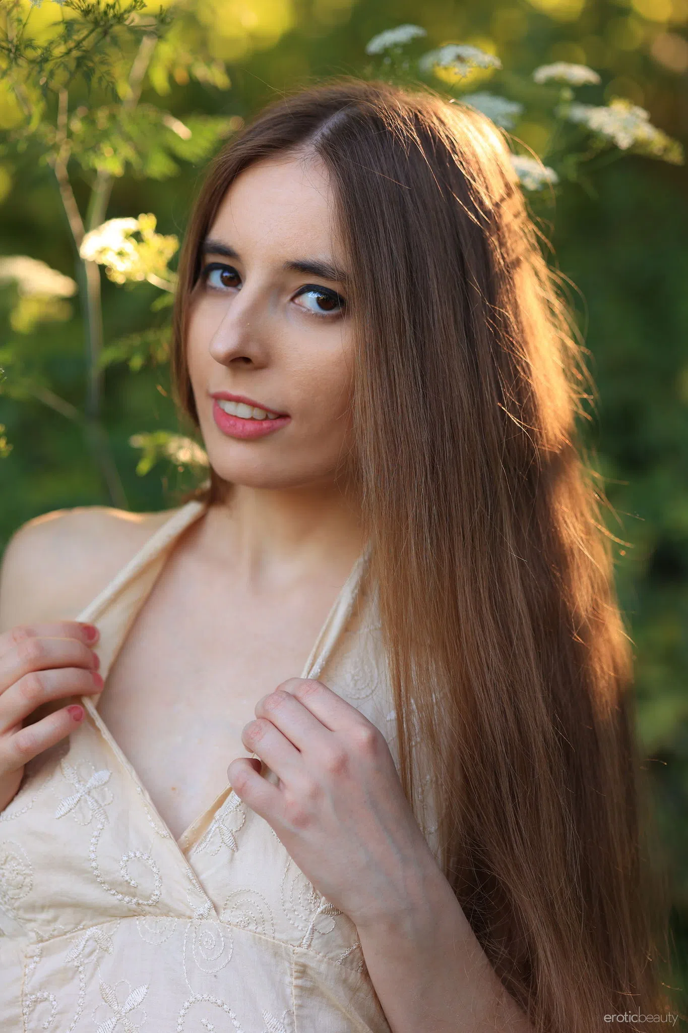 carla-cruzz-erotic-beauty-203907 Of Page 1-1.webp