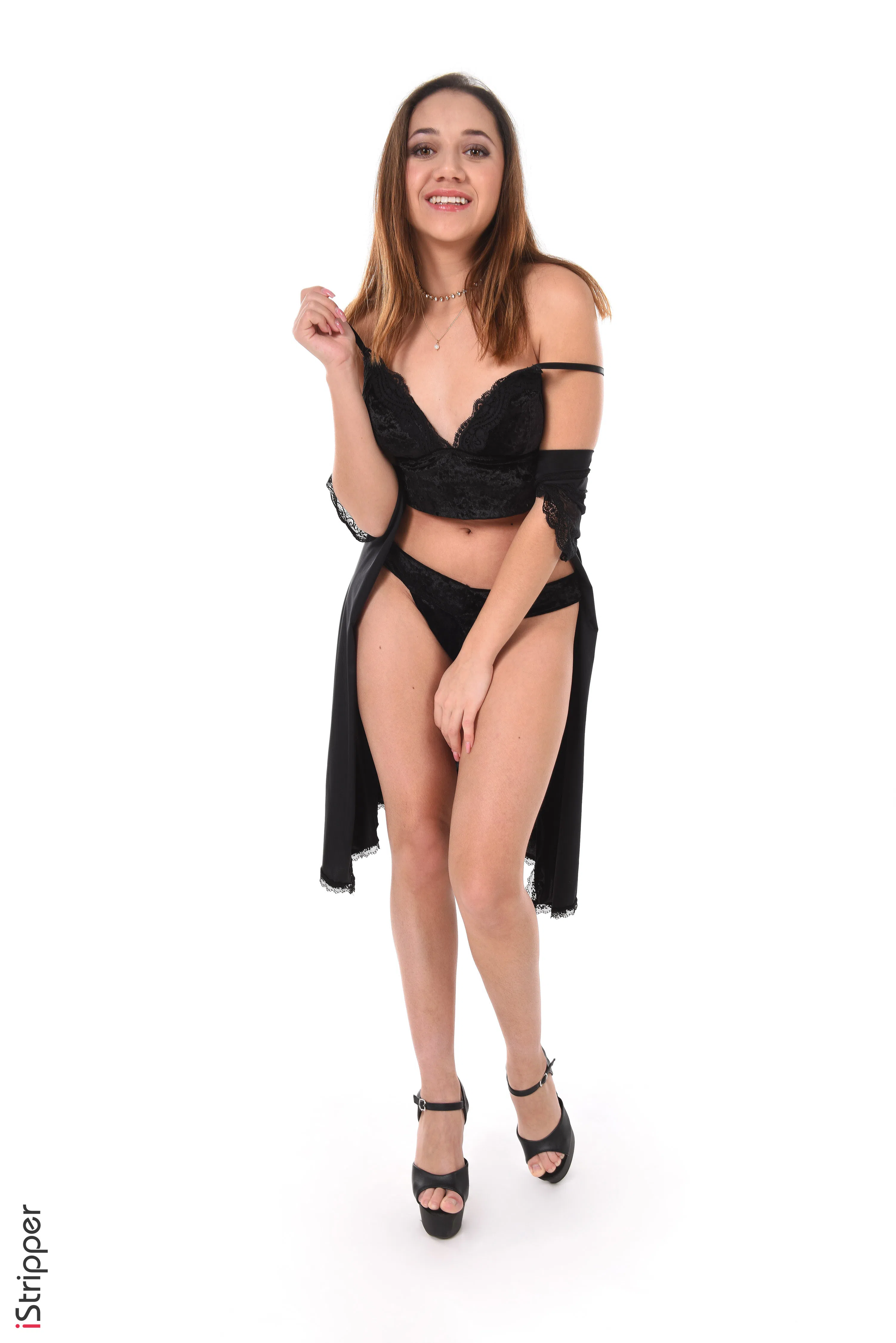 emilia-istripper-98592 Of Page 1-3.webp