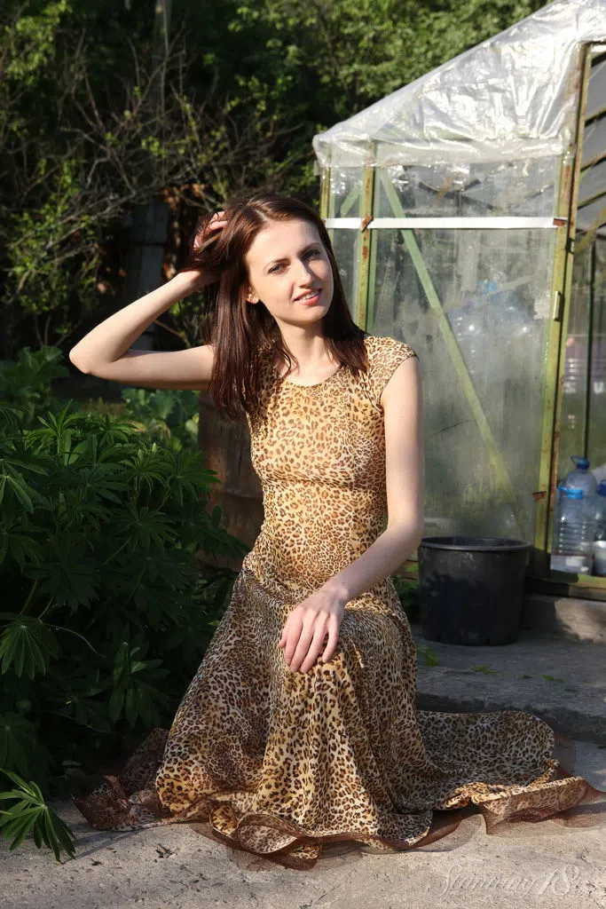 emma-stunning-18-88313 Of Page 1-1.webp