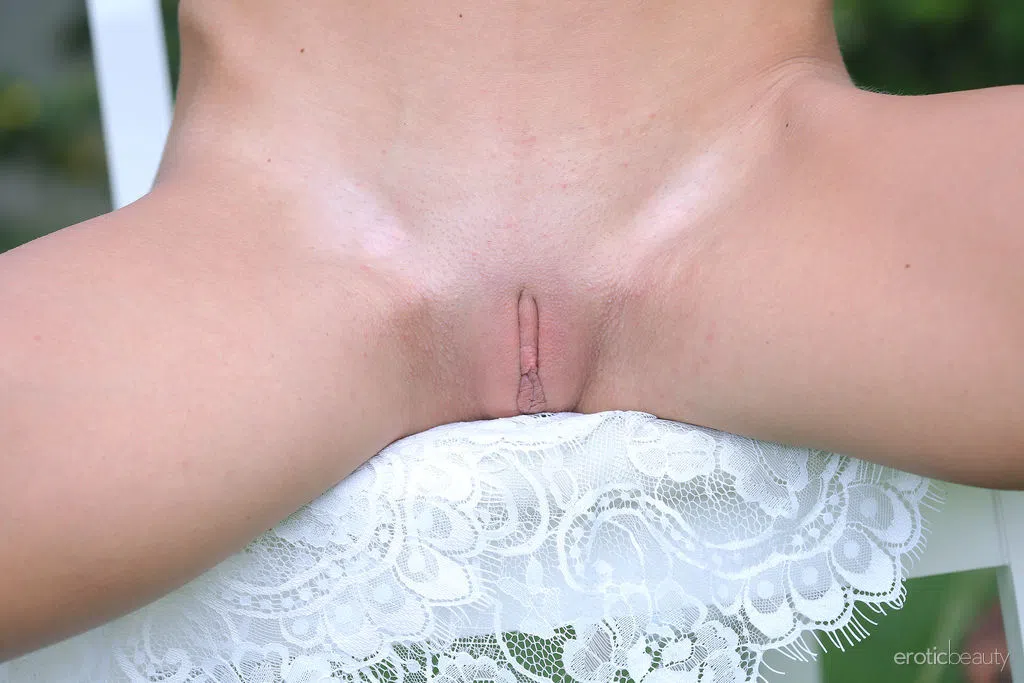 leila-mazz-erotic-beauty-49012 Of Page 2-8.webp