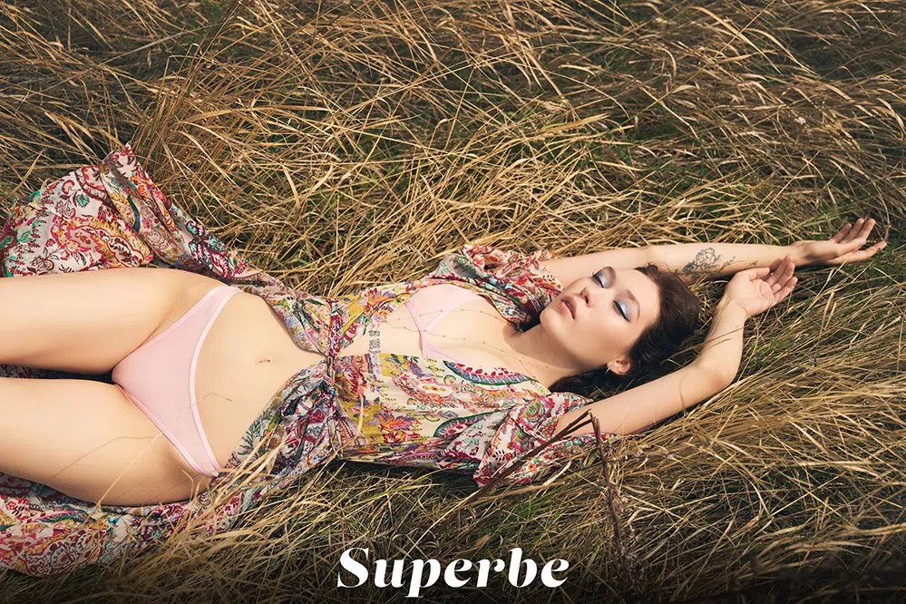 mia-salome-superbe-136417 Of Page 1-3.webp