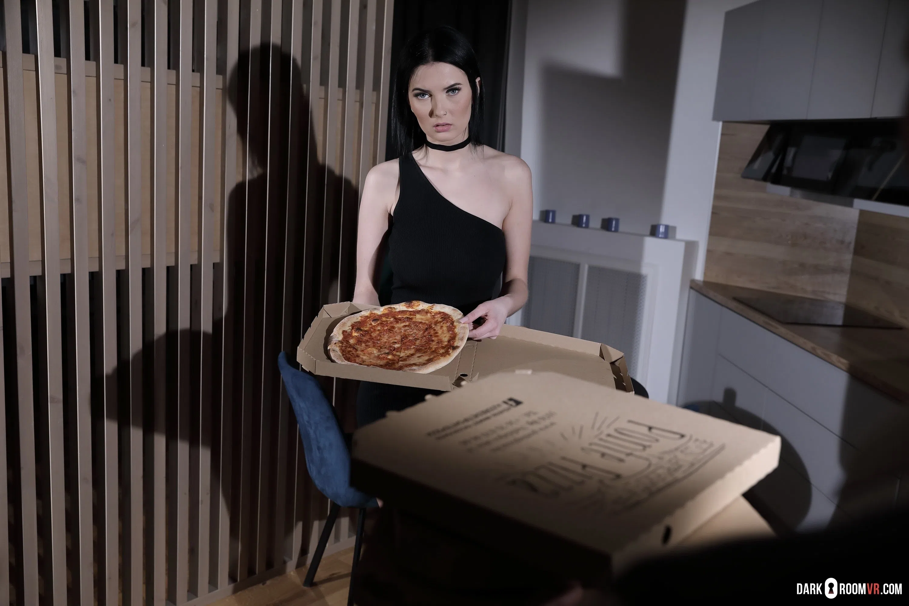 simon-kitty-dark-room-vr-138365 Of Page 1-2.webp