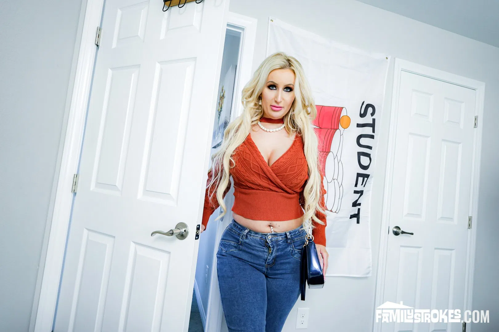 tiffani-madison-perv-mom-198837 Of Page 2-7.webp