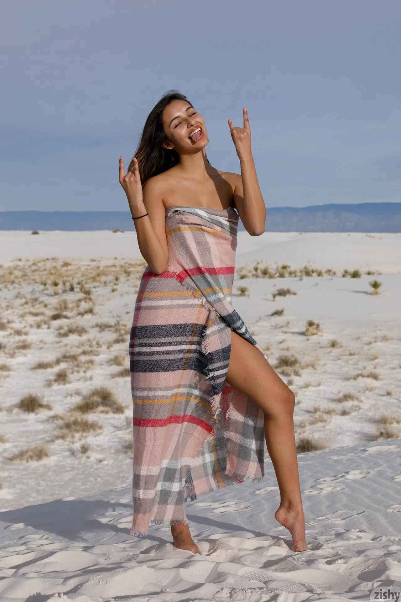 alejandra-cobos-white-sands-3-zishy-69902 Of Page 3-11.webp