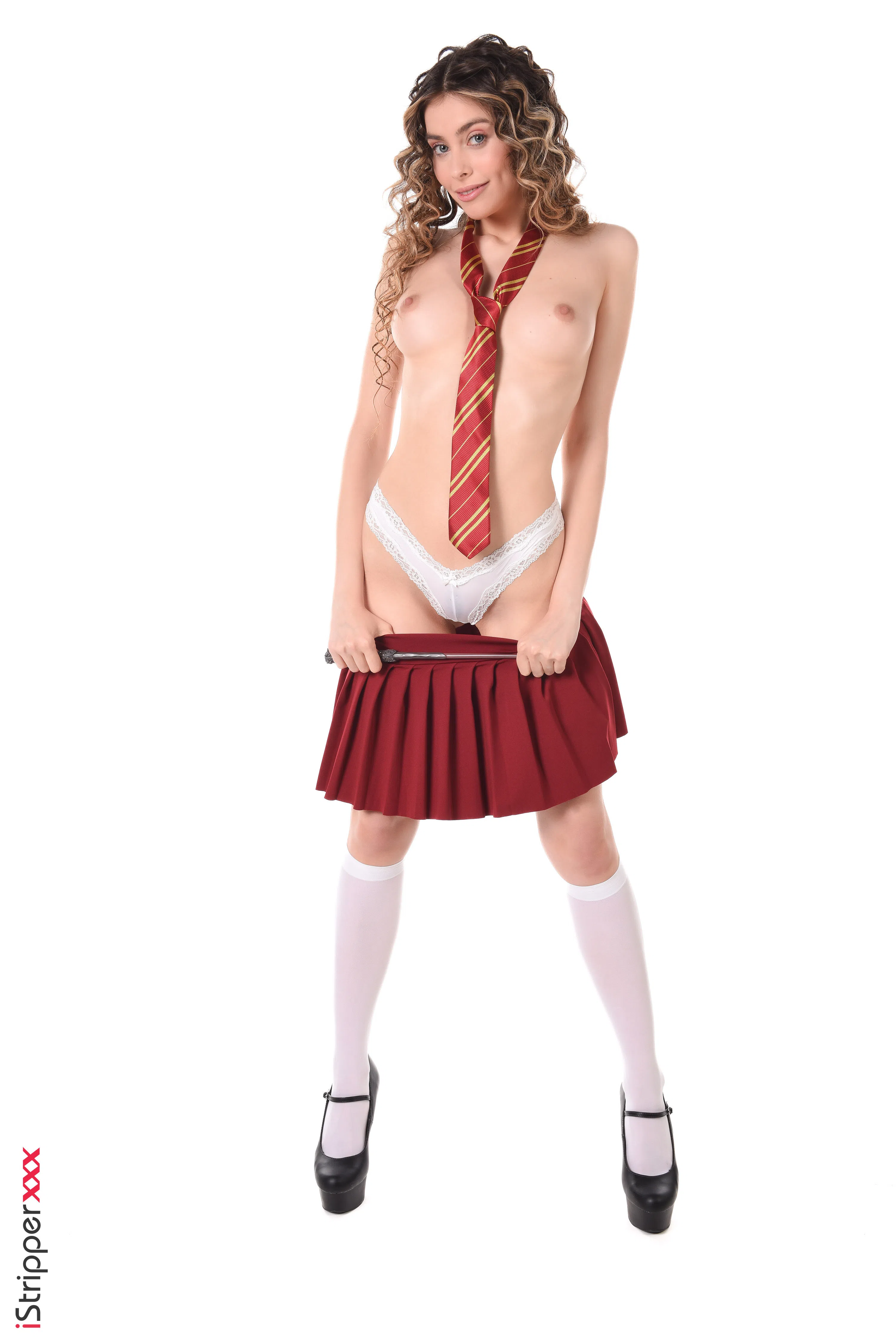alissa-foxy-istripper-175304 Of Page 2-6.webp