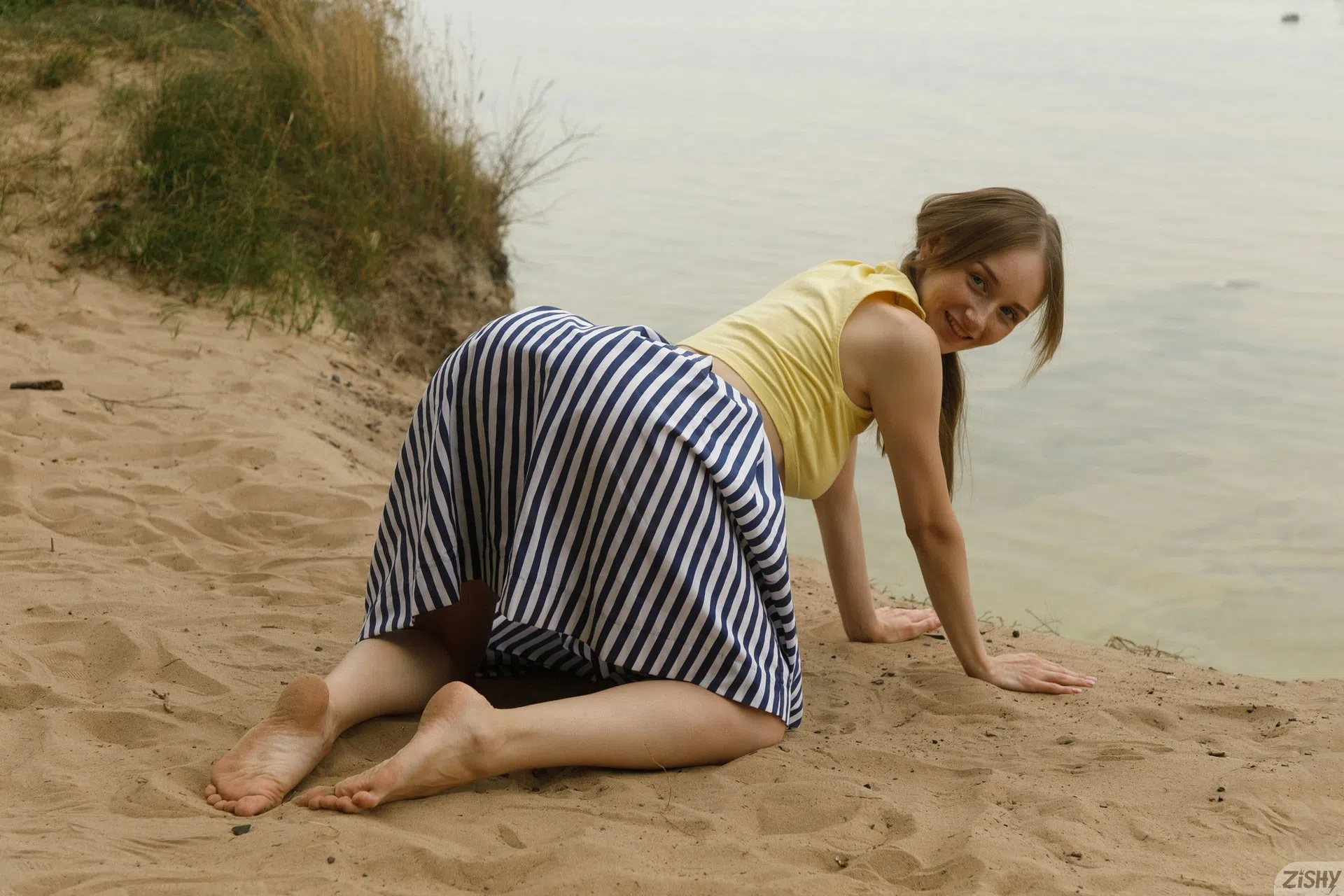 ariel-gossimer-tease-by-the-sea-1-zishy-172544 Of Page 3-12.webp