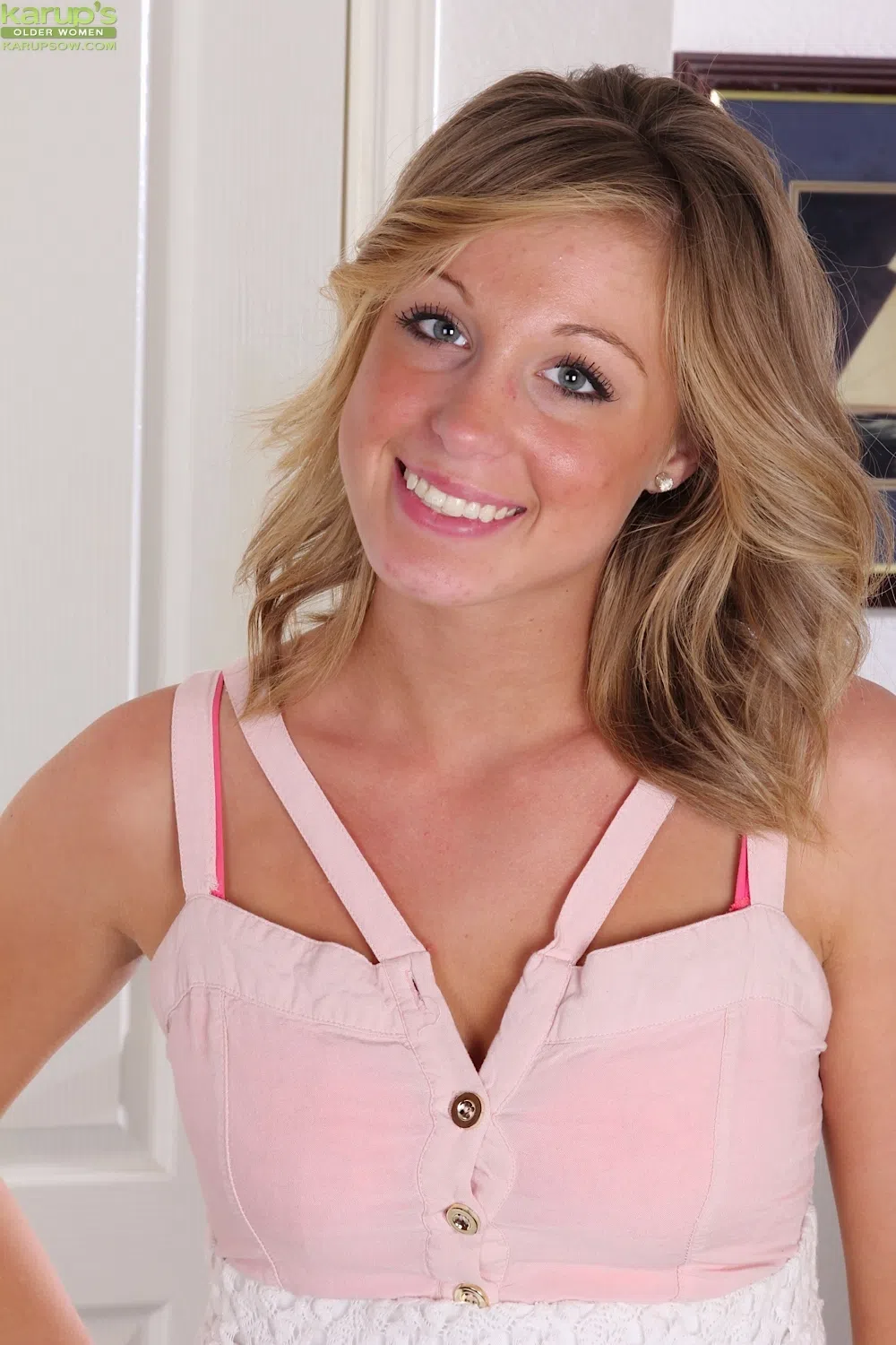 ashley-jones-karup-s-older-women-3-36160 Of Page 1-1.webp