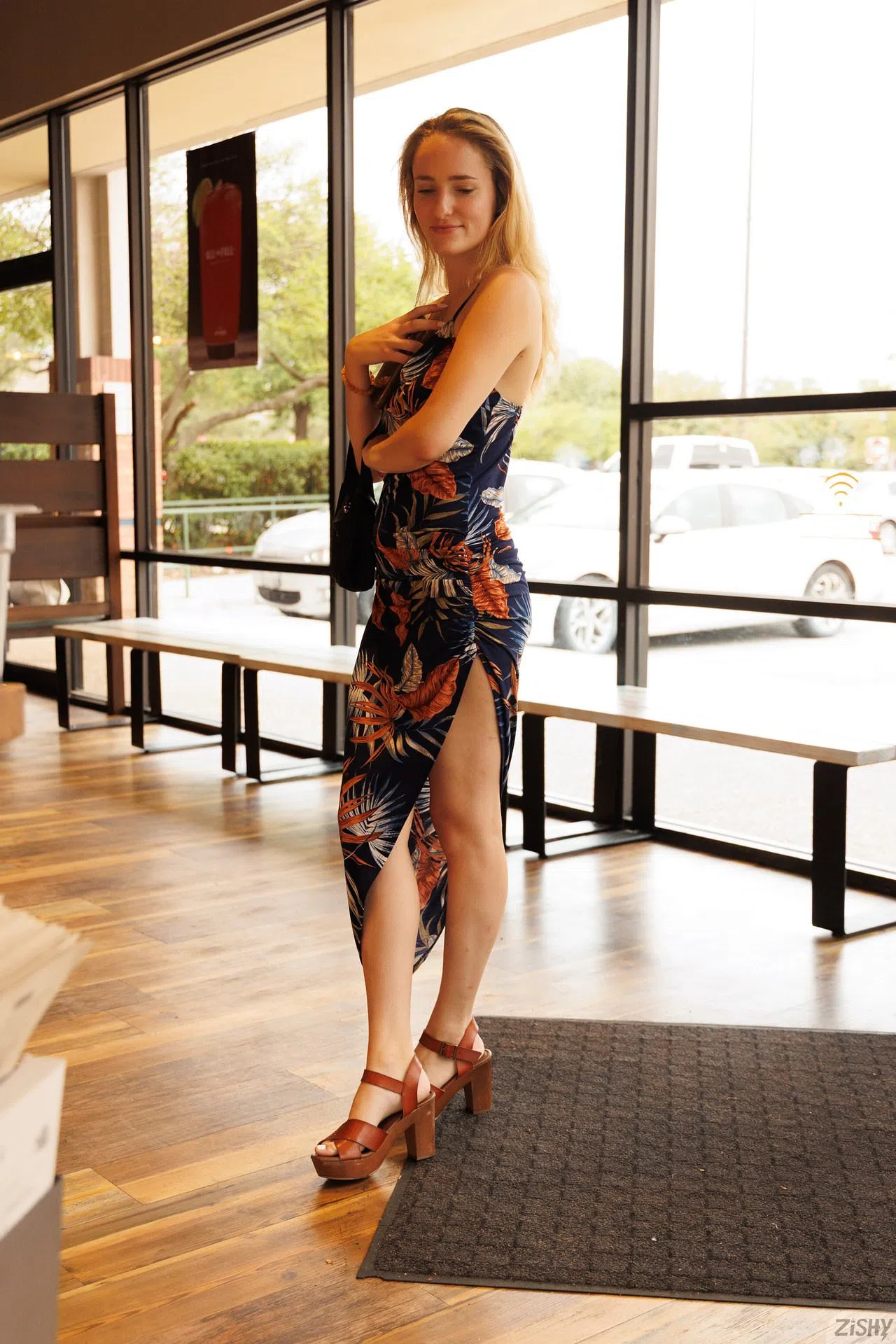 athena-fleurs-zishy-205131 Of Page 1-1.webp