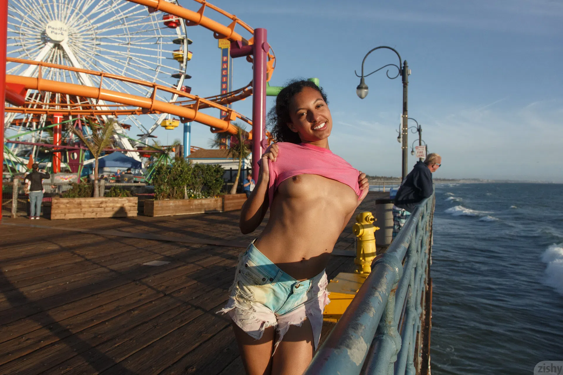 bell-richardson-pier-burger-zishy-17247 Of Page 2-7.webp