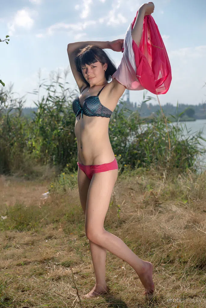 black-mo-erotic-beauty-48732 Of Page 1-3.webp