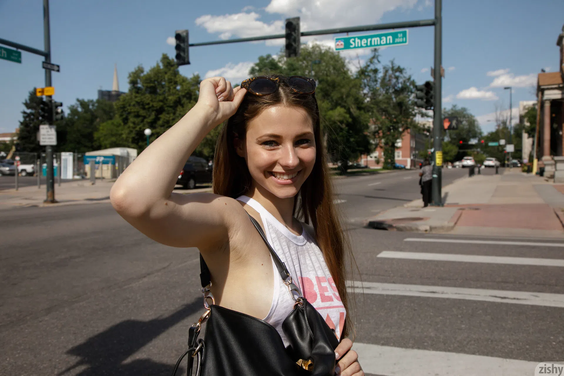 clara-mabee-with-colorado-vibes-zishy-50551 Of Page 3-11.webp