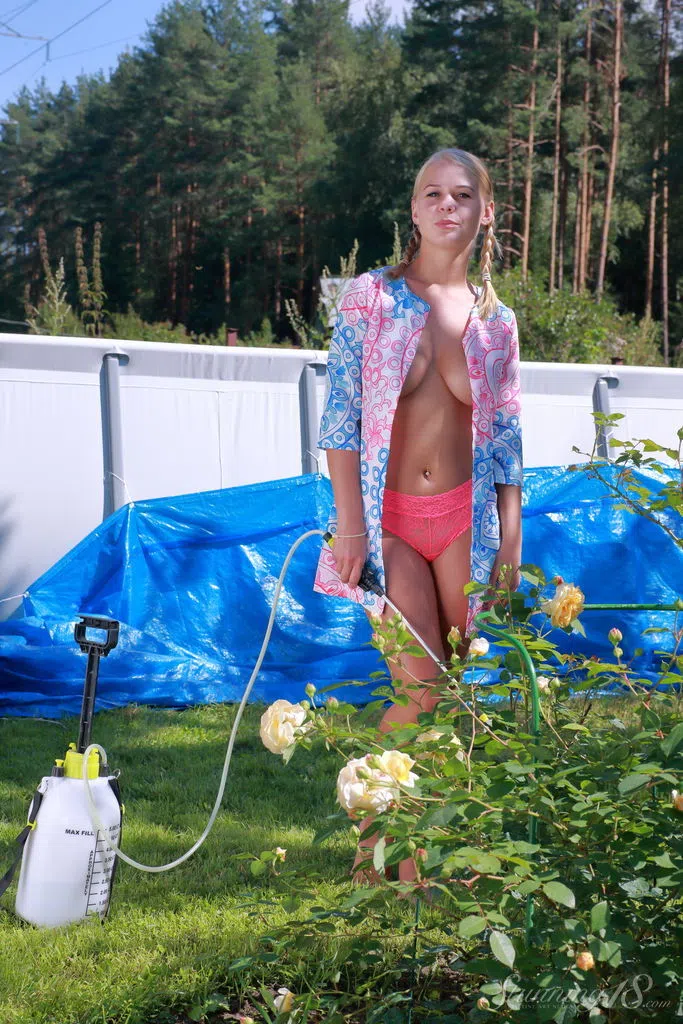 darina-n-stunning-18-87405 Of Page 1-1.webp