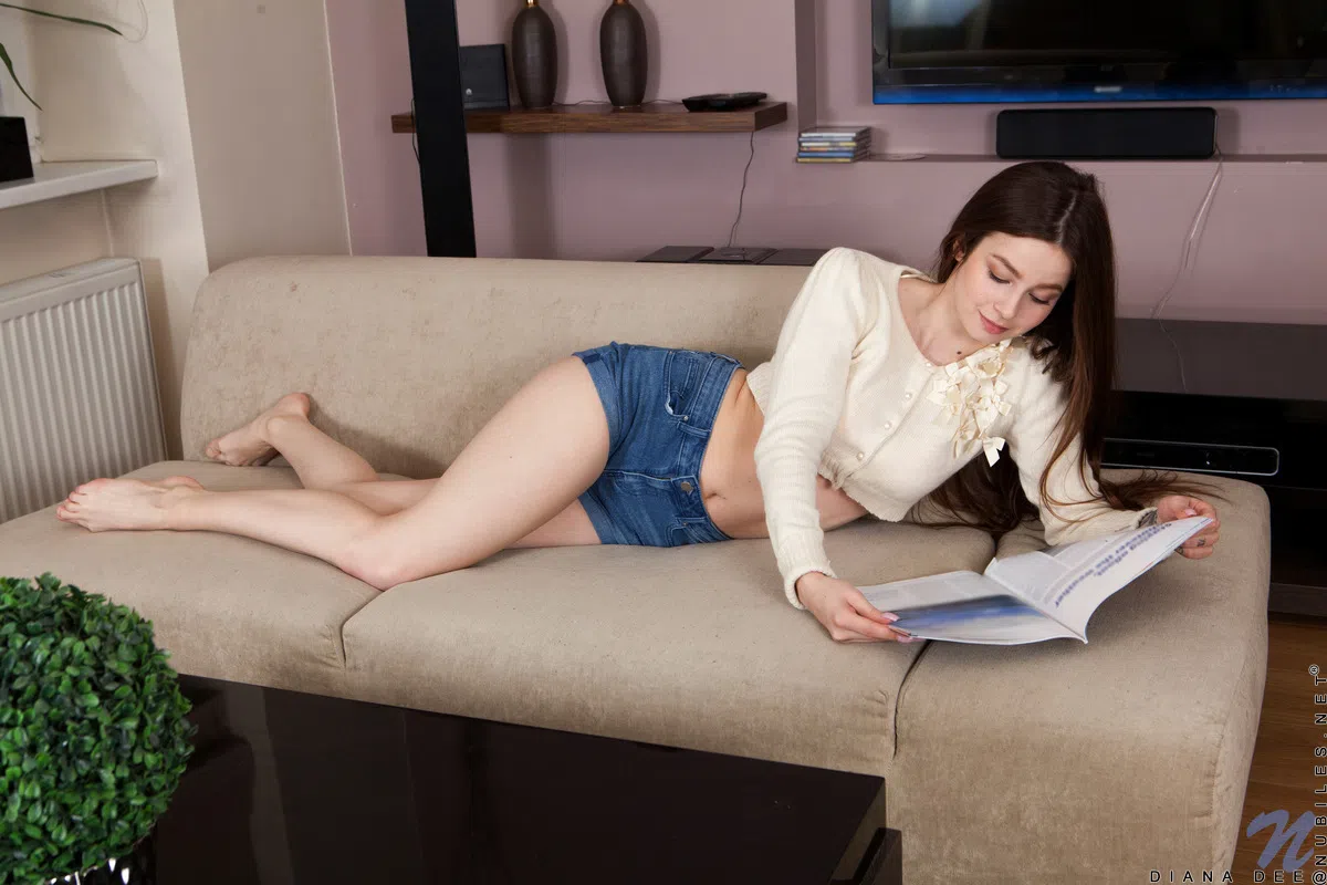 diana-dee-nubiles-1-56796 Of Page 1-1.webp