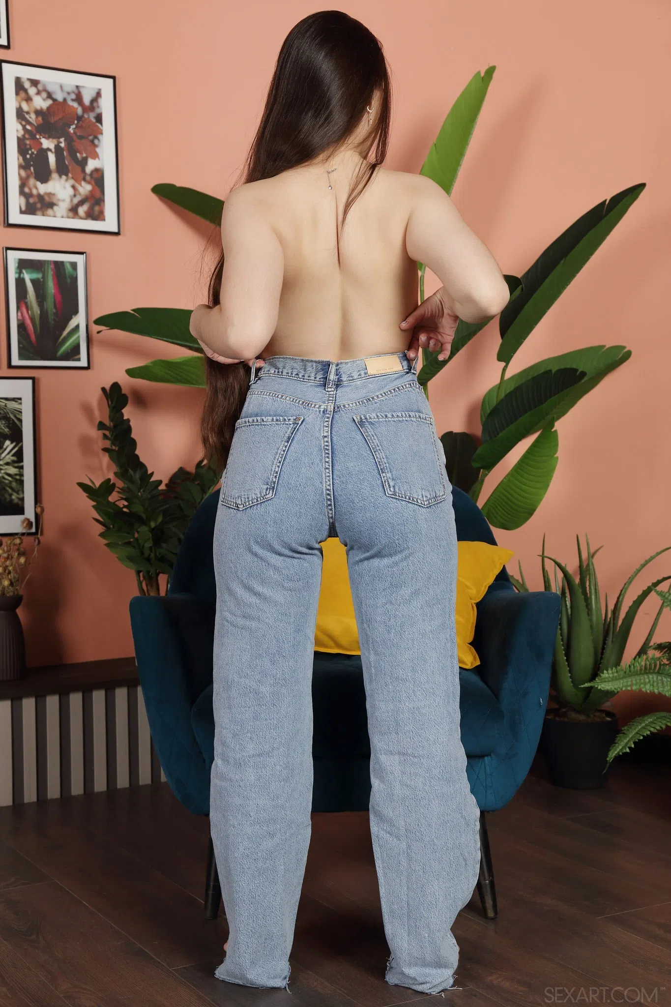 emily-eliot-sexart-160487 Of Page 1-3.webp