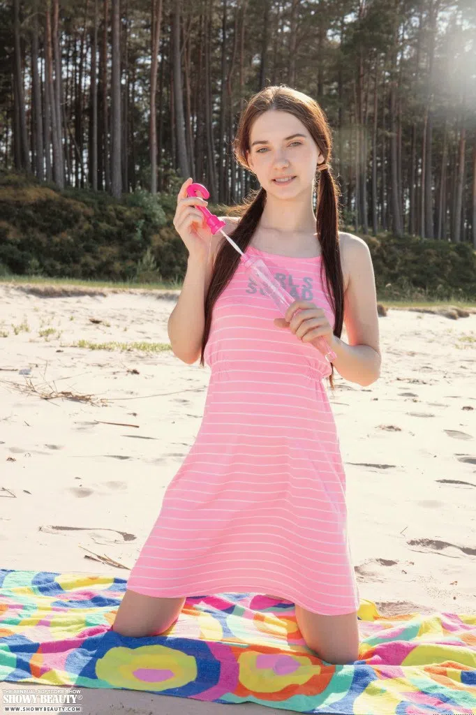 ernesta-showy-beauty-169115 Of Page 1-1.webp