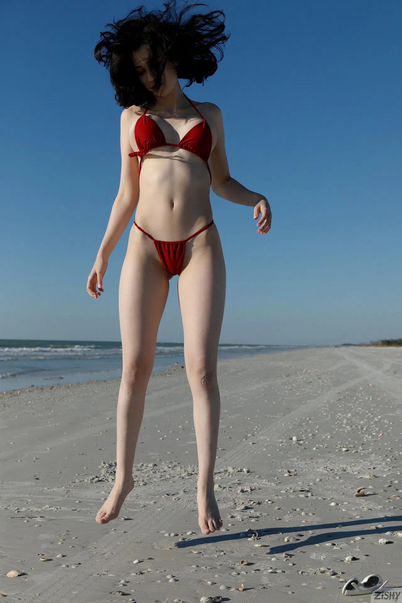 giulia-wylde-florida-hurricanes-zishy-121819 Of Page 2-8.webp