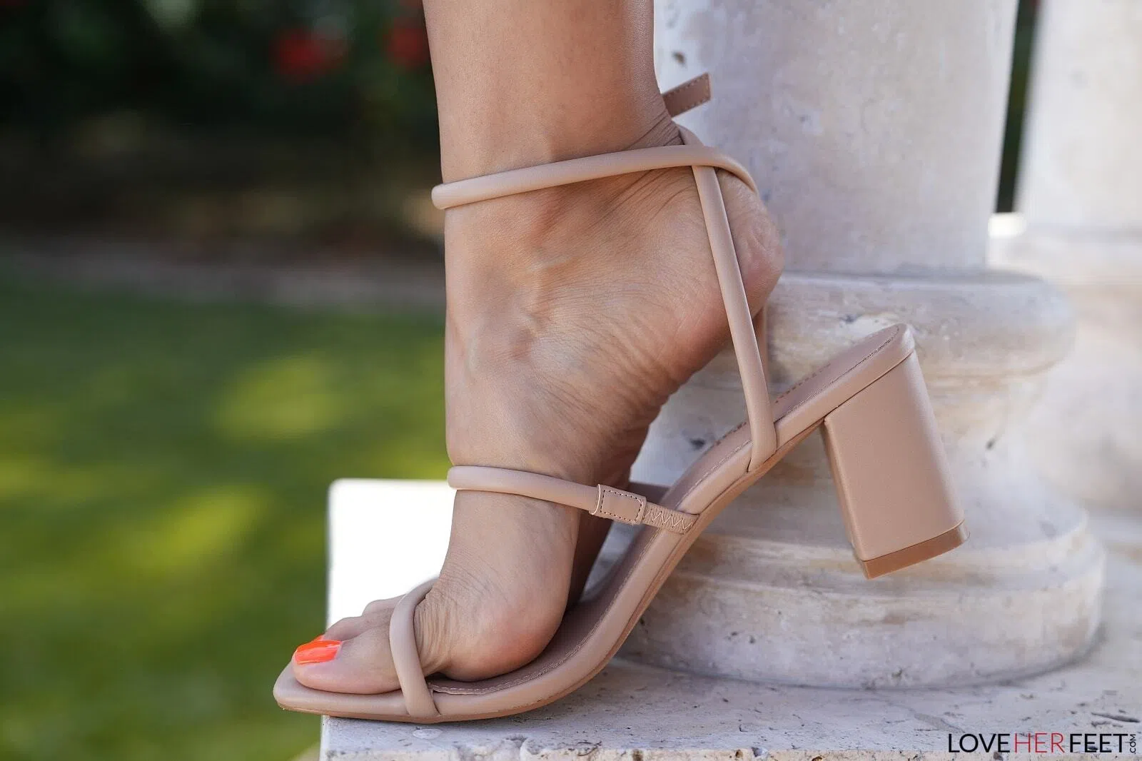 gizelle-blanco-bella-roland-love-her-feet-170461 Of Page 1-5.webp